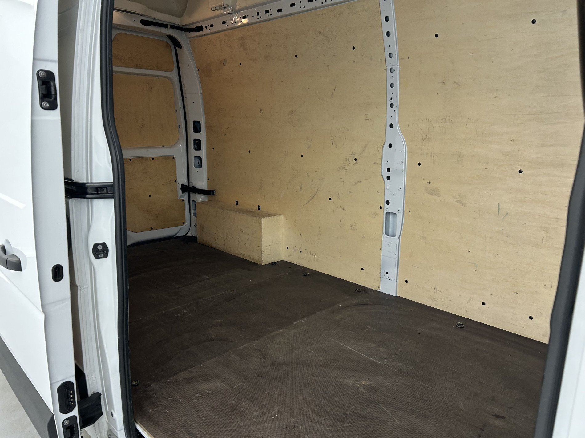 Vente en ligne Renault Master Fourgon MASTER FGN TRAC F3500 L3H3 BLUE DCI 135 au prix de 24 990 €