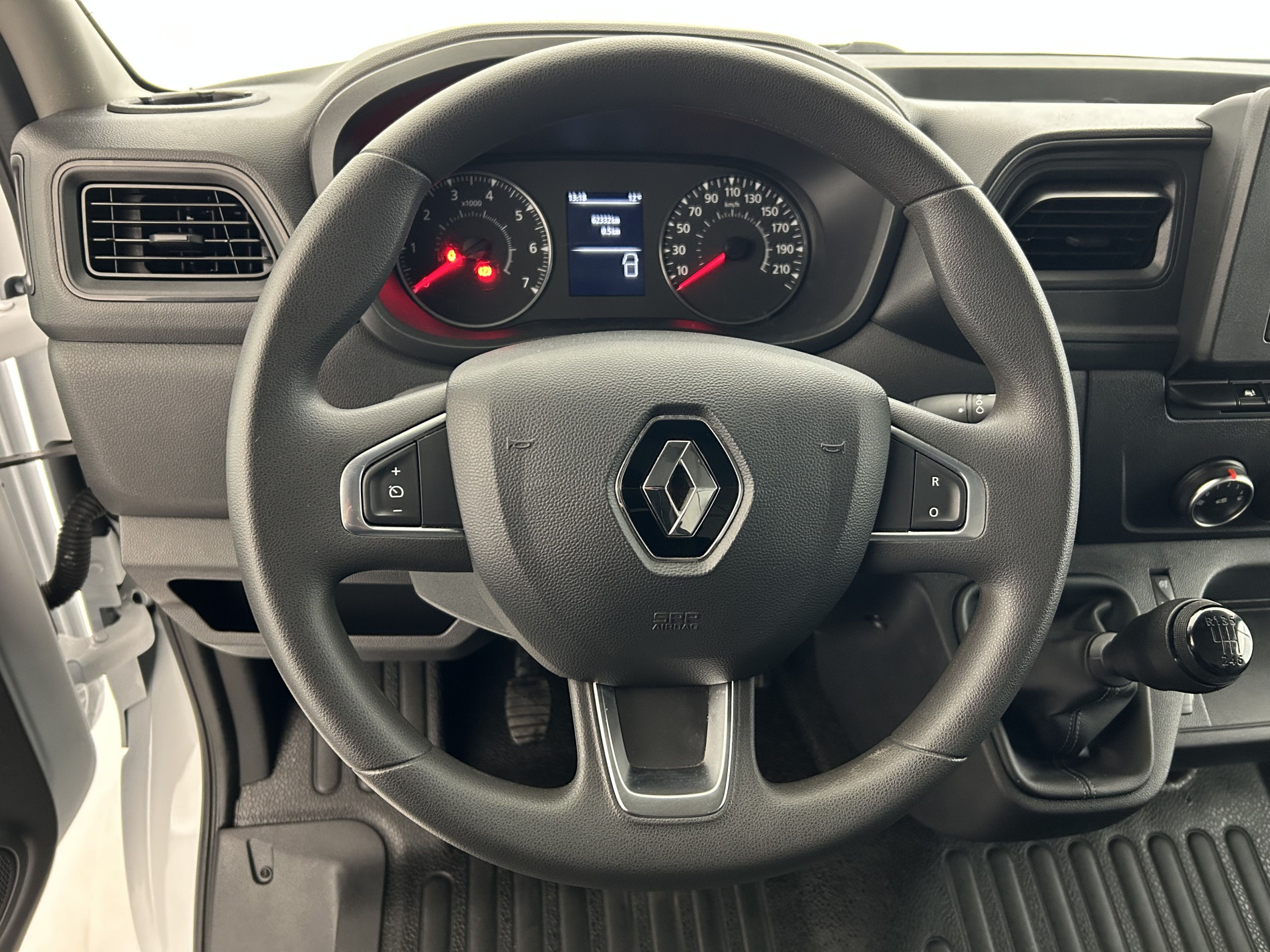 Vente en ligne Renault Master Fourgon MASTER FGN TRAC F3500 L3H3 BLUE DCI 135 au prix de 24 990 €