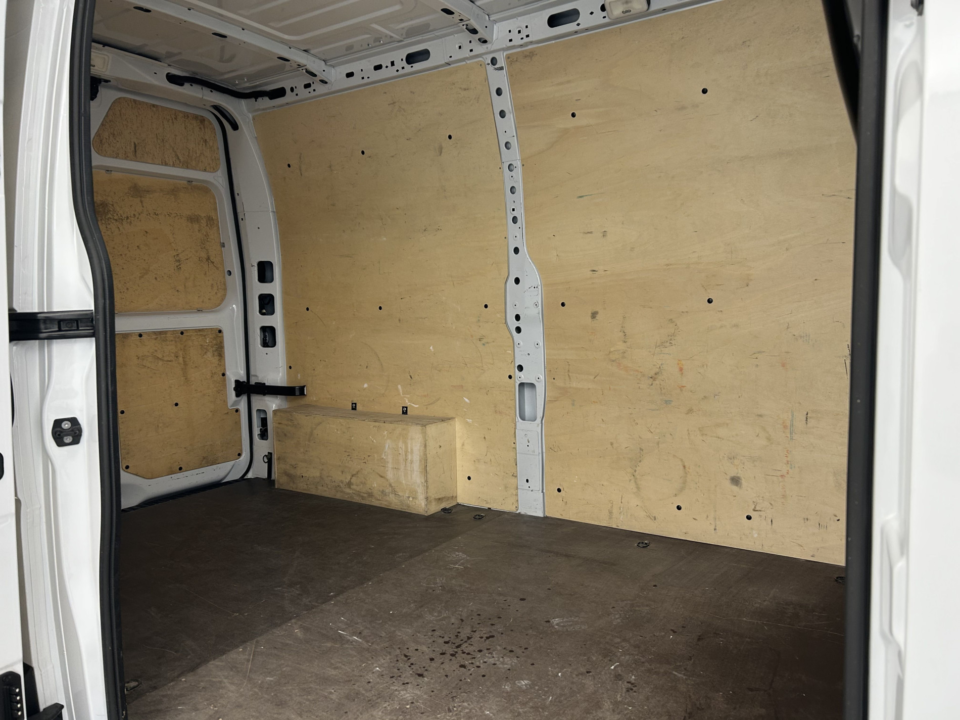 Vente en ligne Renault Master Fourgon MASTER FGN TRAC F3500 L2H2 BLUE DCI 135 au prix de 20 990 €