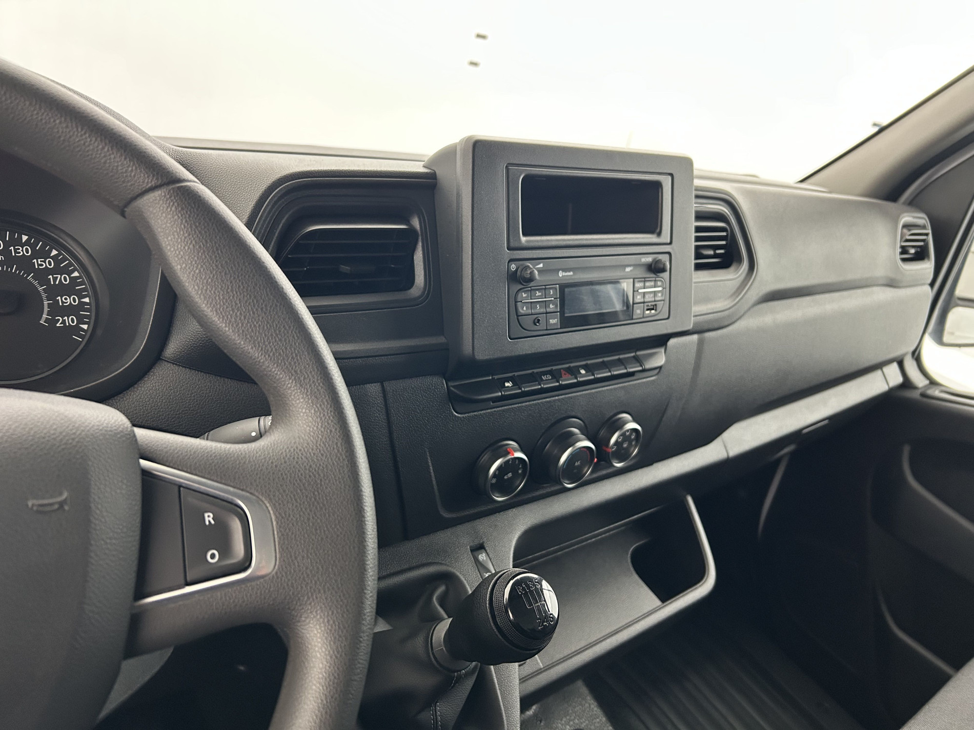 Vente en ligne Renault Master Fourgon MASTER FGN TRAC F3500 L3H3 BLUE DCI 135 au prix de 24 990 €