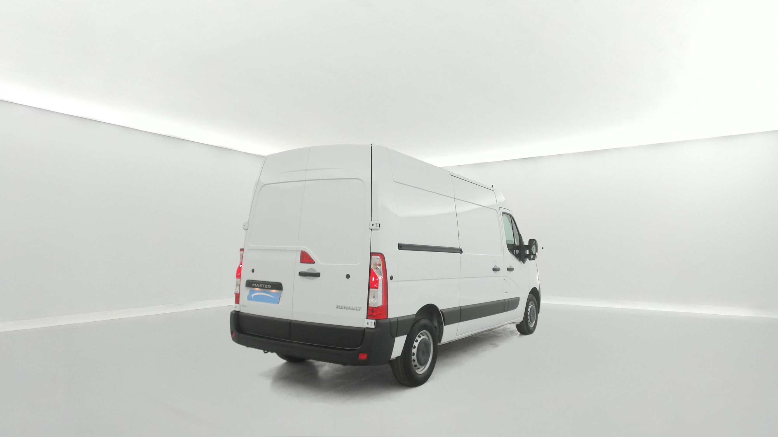 Vente en ligne Renault Master Fourgon MASTER FGN TRAC F3500 L2H2 BLUE DCI 135 au prix de 20 990 €