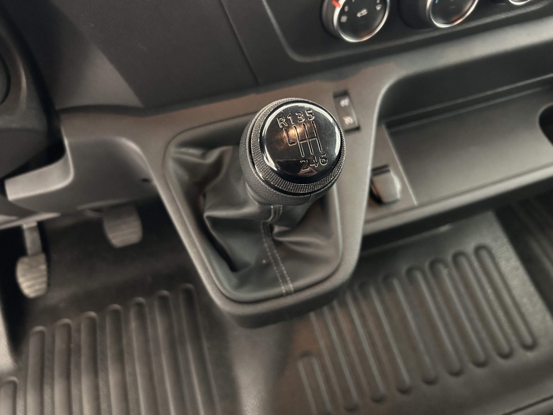 Vente en ligne Renault Master Fourgon MASTER FGN TRAC F3500 L2H2 BLUE DCI 135 au prix de 20 990 €
