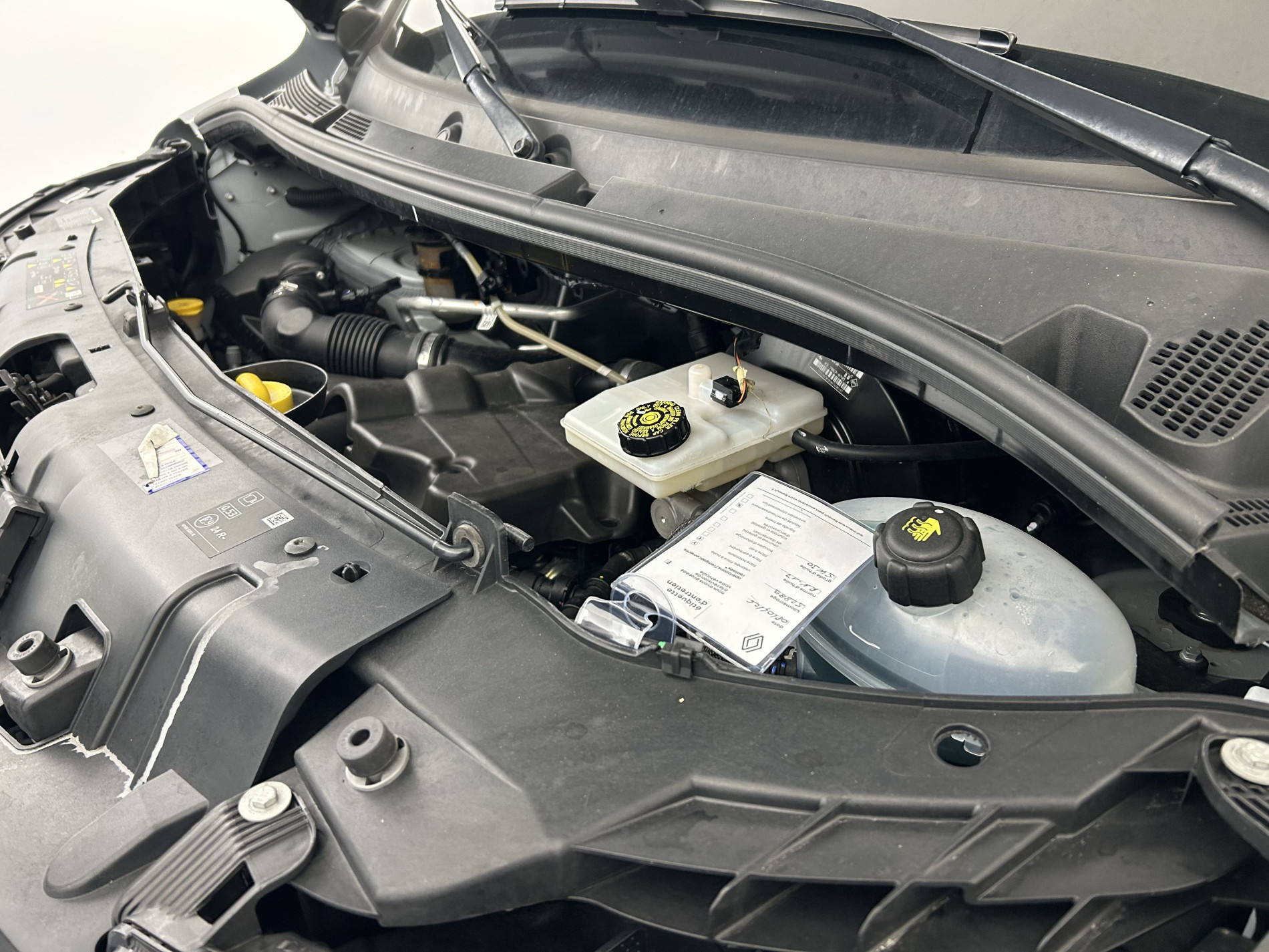 Vente en ligne Renault Master Fourgon MASTER FGN TRAC F3500 L2H2 BLUE DCI 135 au prix de 20 990 €