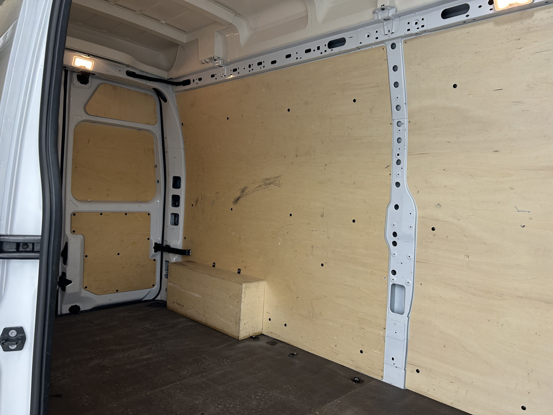 Vente en ligne Renault Master Fourgon MASTER FGN TRAC F3500 L3H3 BLUE DCI 135 au prix de 24 990 €