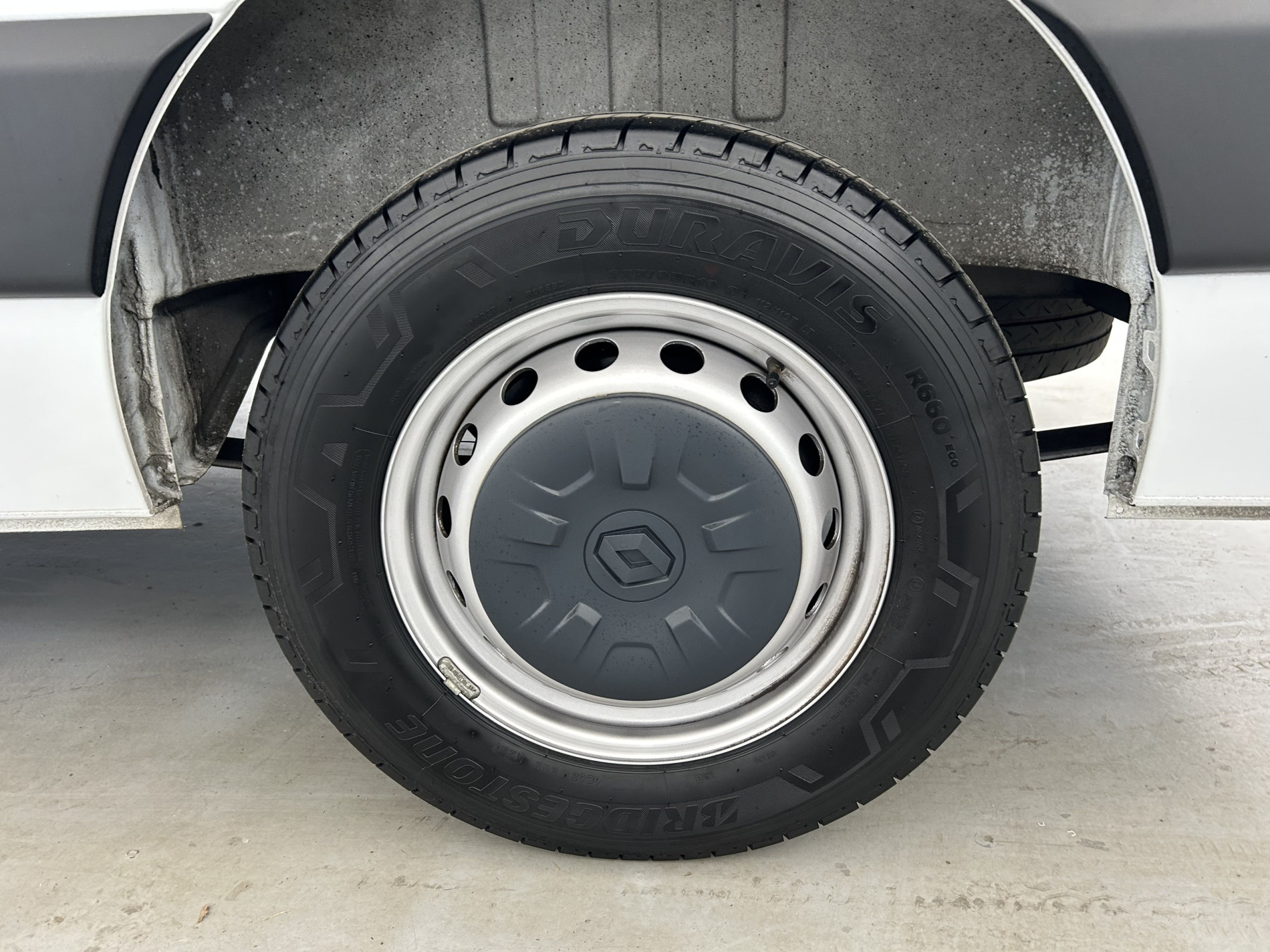 Vente en ligne Renault Master Fourgon MASTER FGN TRAC F3500 L2H2 BLUE DCI 135 au prix de 20 990 €
