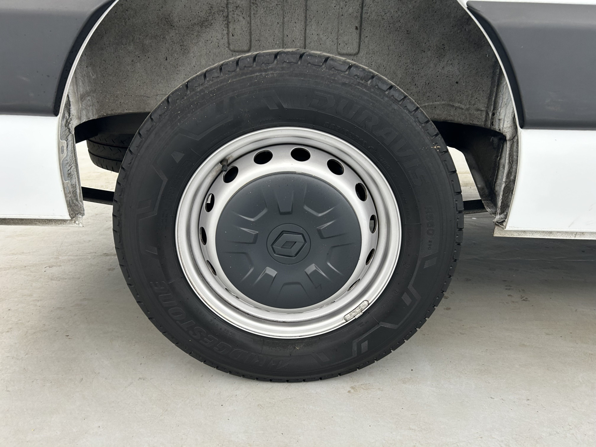 Vente en ligne Renault Master Fourgon MASTER FGN TRAC F3500 L2H2 BLUE DCI 135 au prix de 20 990 €