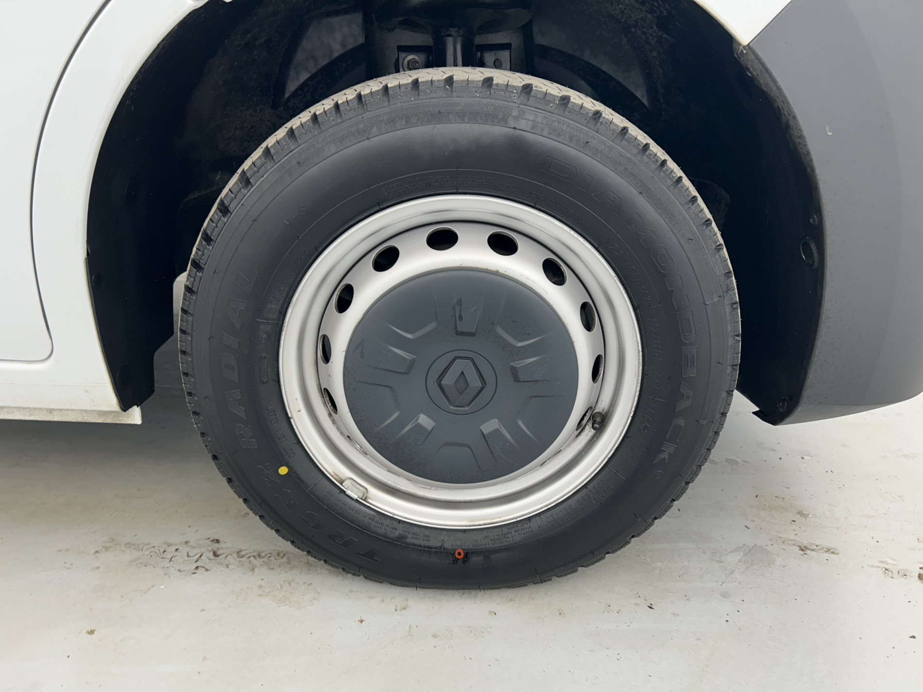 Vente en ligne Renault Master Fourgon MASTER FGN TRAC F3500 L2H2 BLUE DCI 135 au prix de 20 990 €