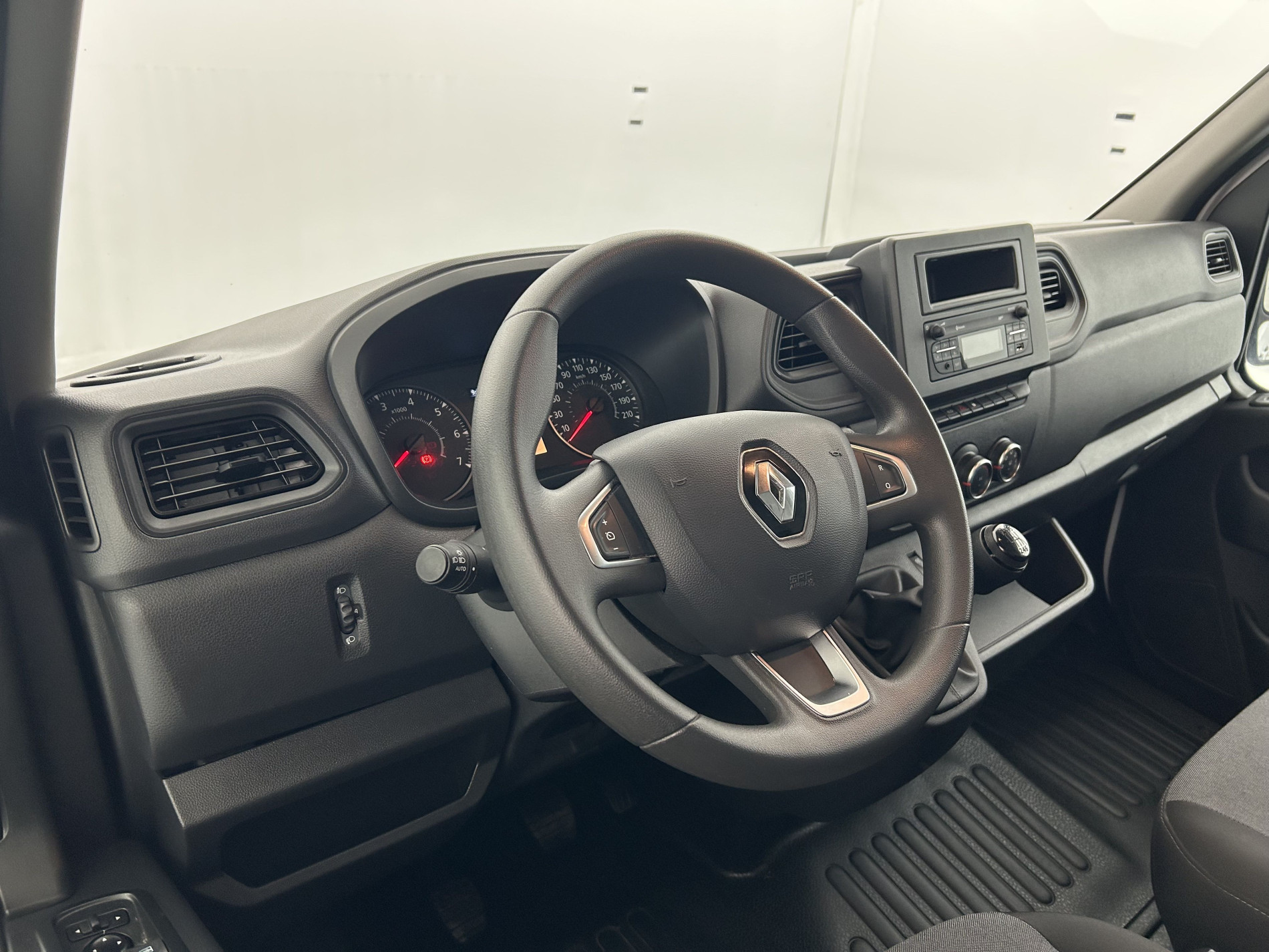 Vente en ligne Renault Master Fourgon MASTER FGN TRAC F3500 L2H2 BLUE DCI 135 au prix de 20 990 €