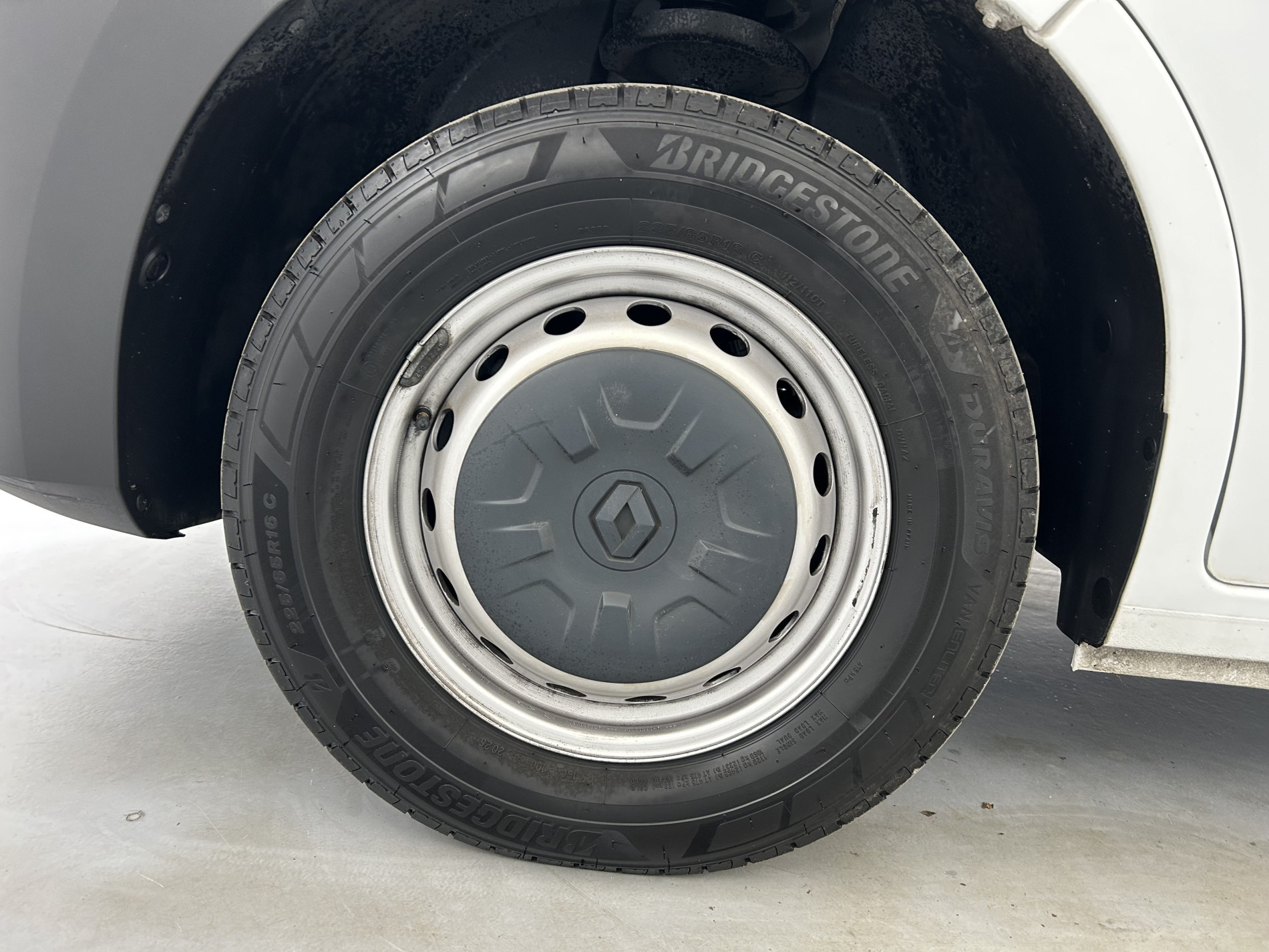 Vente en ligne Renault Master Fourgon MASTER FGN TRAC F3500 L3H3 BLUE DCI 135 au prix de 24 990 €