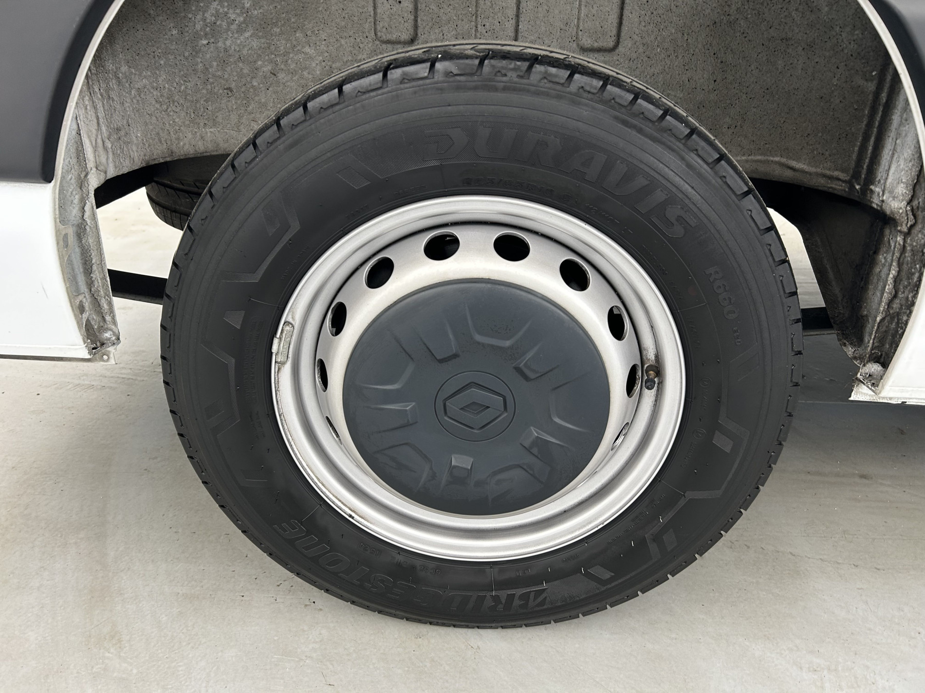 Vente en ligne Renault Master Fourgon MASTER FGN TRAC F3500 L3H3 BLUE DCI 135 au prix de 24 990 €