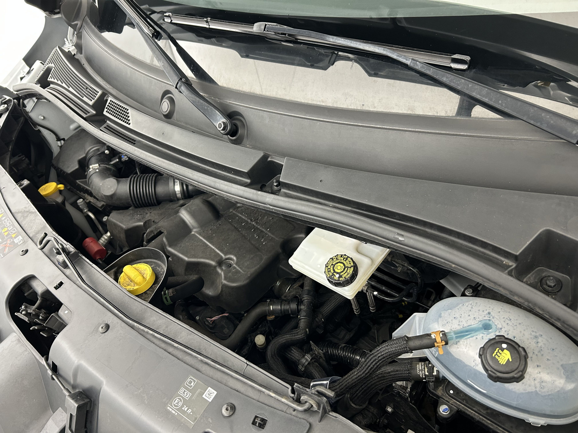 Vente en ligne Renault Master Fourgon MASTER FGN TRAC F3500 L3H3 BLUE DCI 135 au prix de 24 990 €