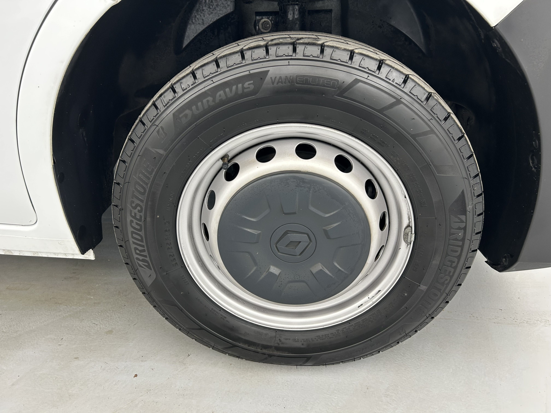 Vente en ligne Renault Master Fourgon MASTER FGN TRAC F3500 L3H3 BLUE DCI 135 au prix de 24 990 €