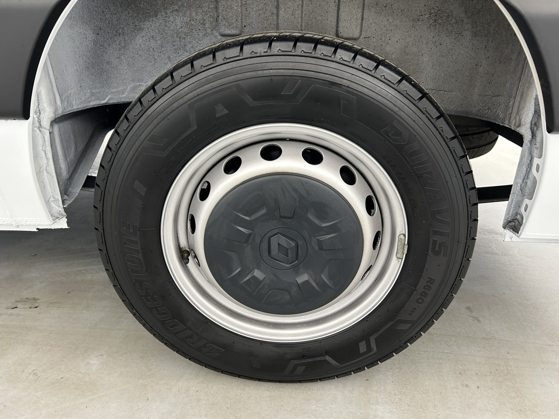 Vente en ligne Renault Master Fourgon MASTER FGN TRAC F3500 L3H3 BLUE DCI 135 au prix de 24 990 €