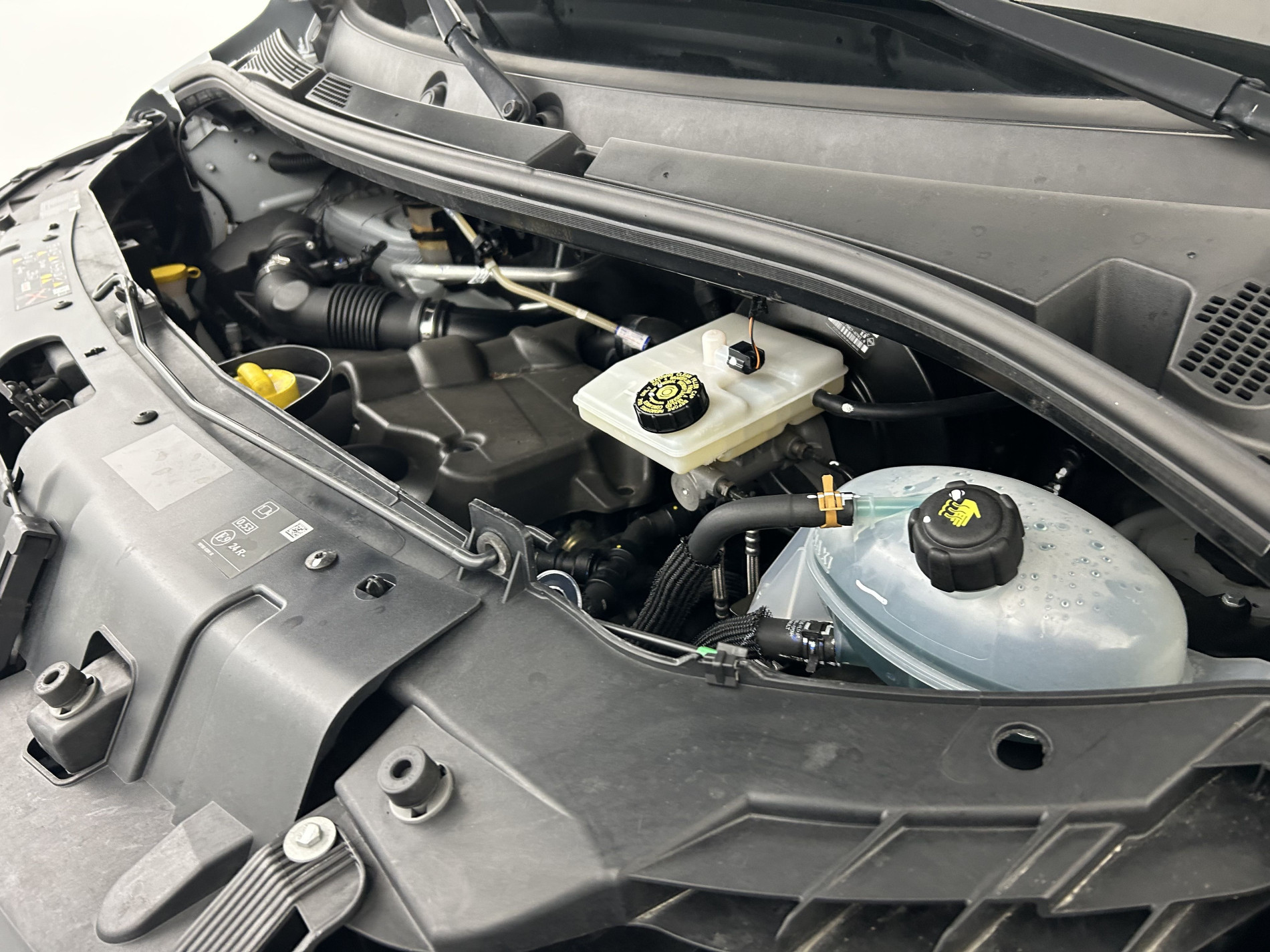 Vente en ligne Renault Master Fourgon MASTER FGN TRAC F3500 L2H2 BLUE DCI 135 au prix de 20 990 €