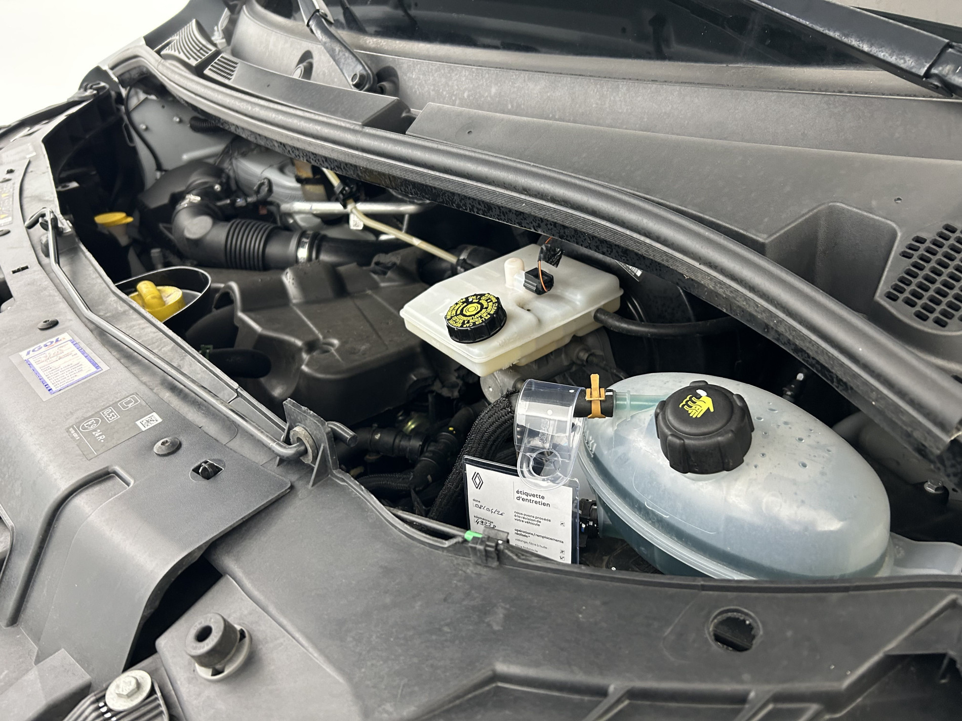 Vente en ligne Renault Master Fourgon MASTER FGN TRAC F3500 L2H2 BLUE DCI 135 au prix de 20 990 €