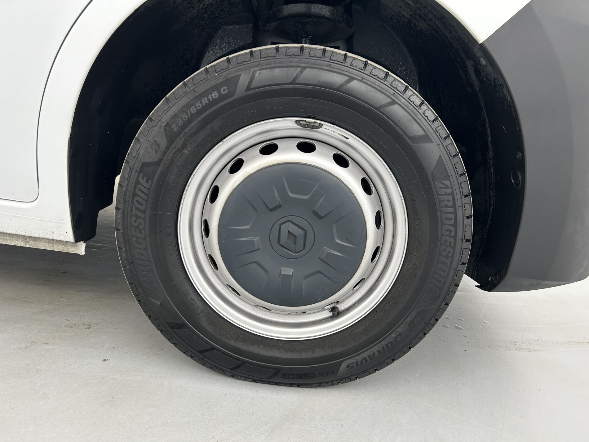 Vente en ligne Renault Master Fourgon MASTER FGN TRAC F3500 L3H3 BLUE DCI 135 au prix de 24 990 €