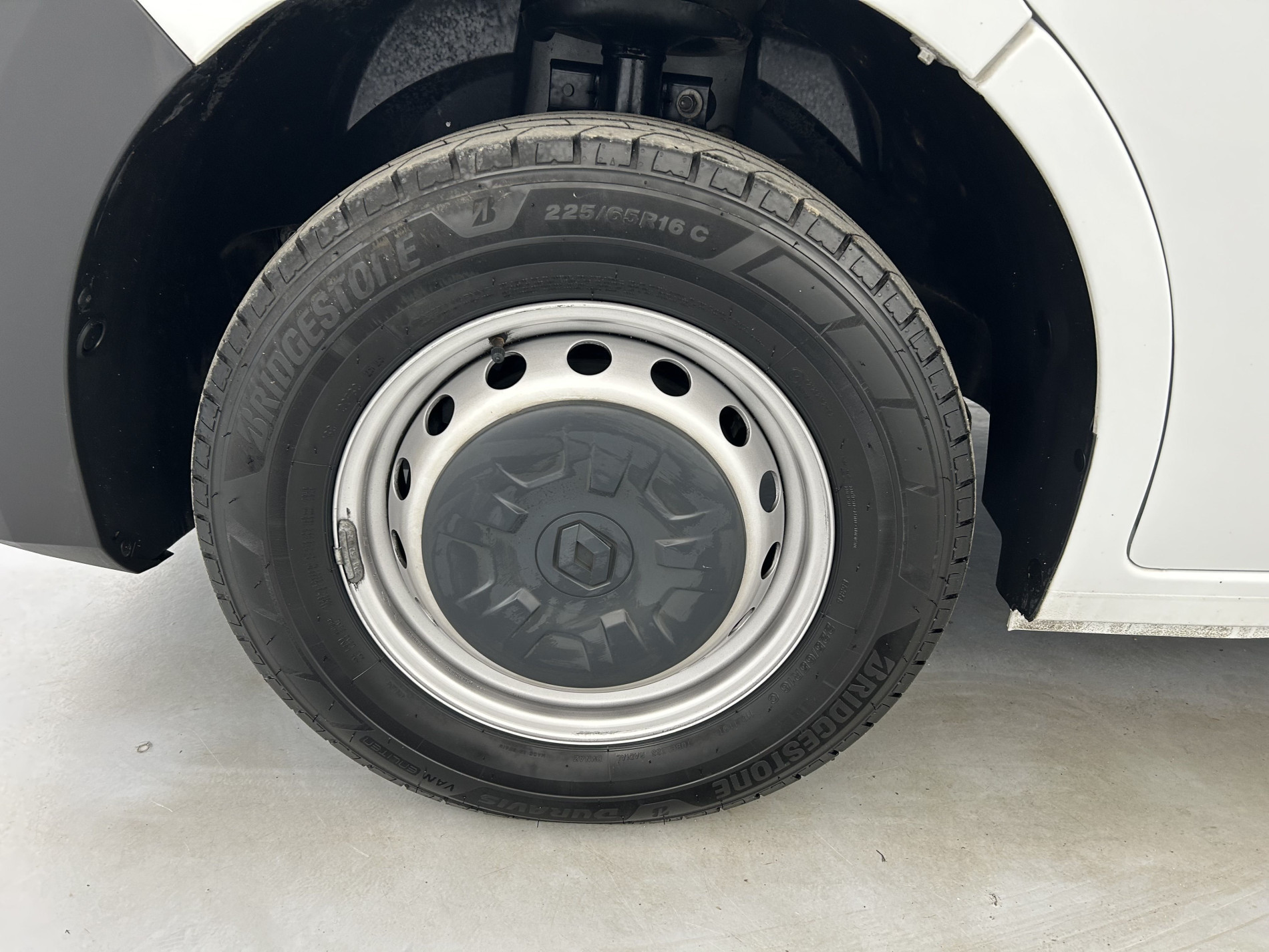 Vente en ligne Renault Master Fourgon MASTER FGN TRAC F3500 L3H3 BLUE DCI 135 au prix de 24 990 €