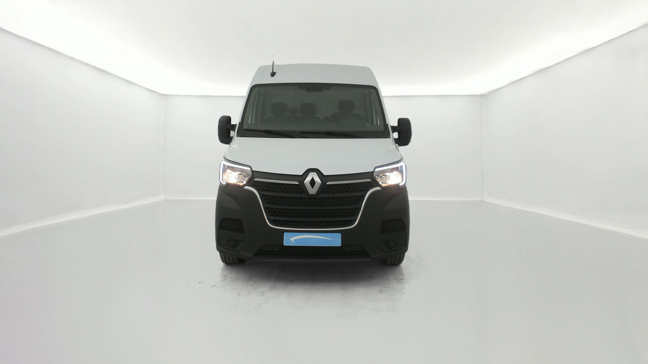 Vente en ligne Renault Master Fourgon MASTER FGN TRAC F3500 L2H2 BLUE DCI 135 au prix de 20 990 €