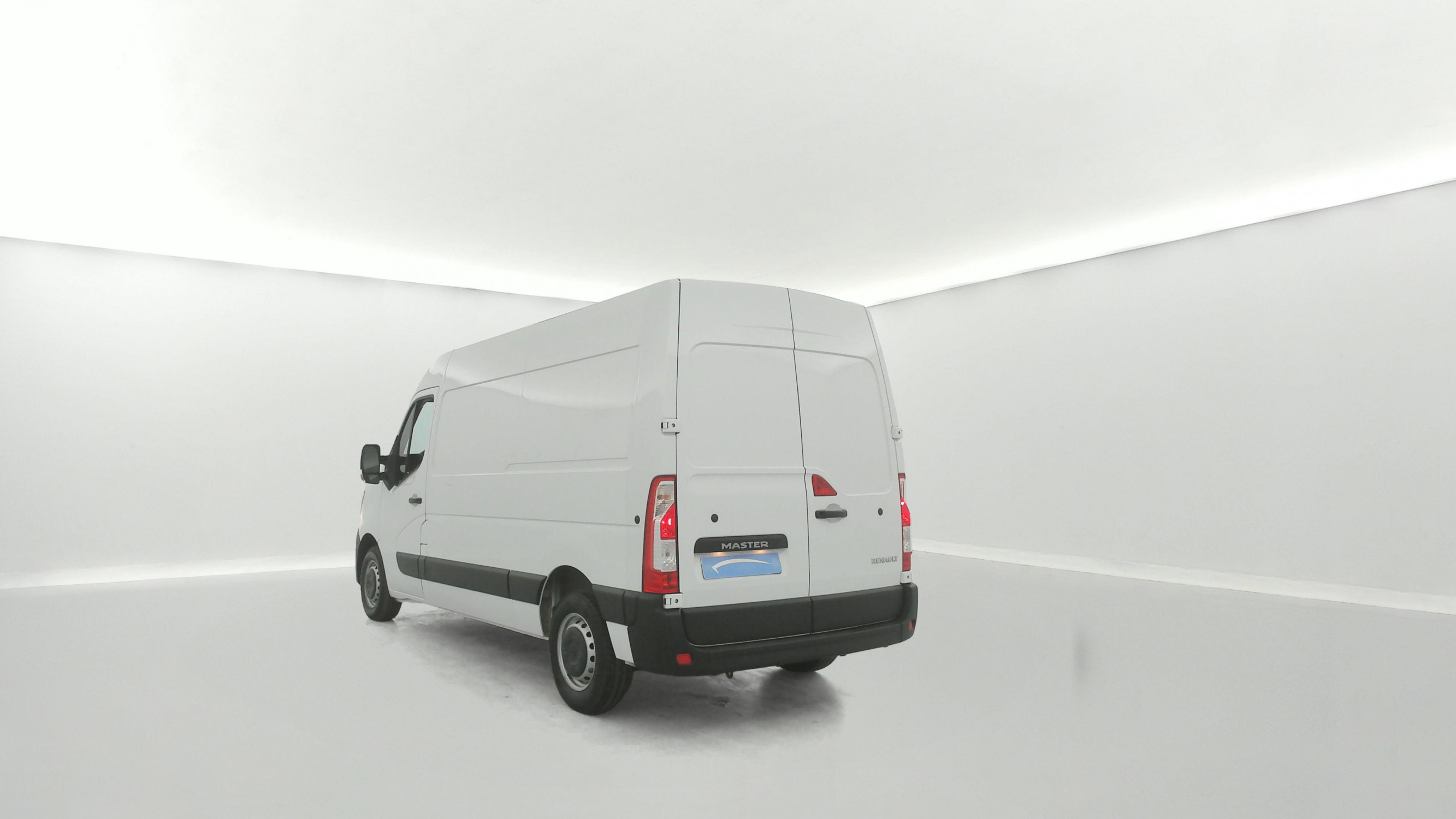 Vente en ligne Renault Master Fourgon MASTER FGN TRAC F3500 L2H2 BLUE DCI 135 au prix de 20 990 €