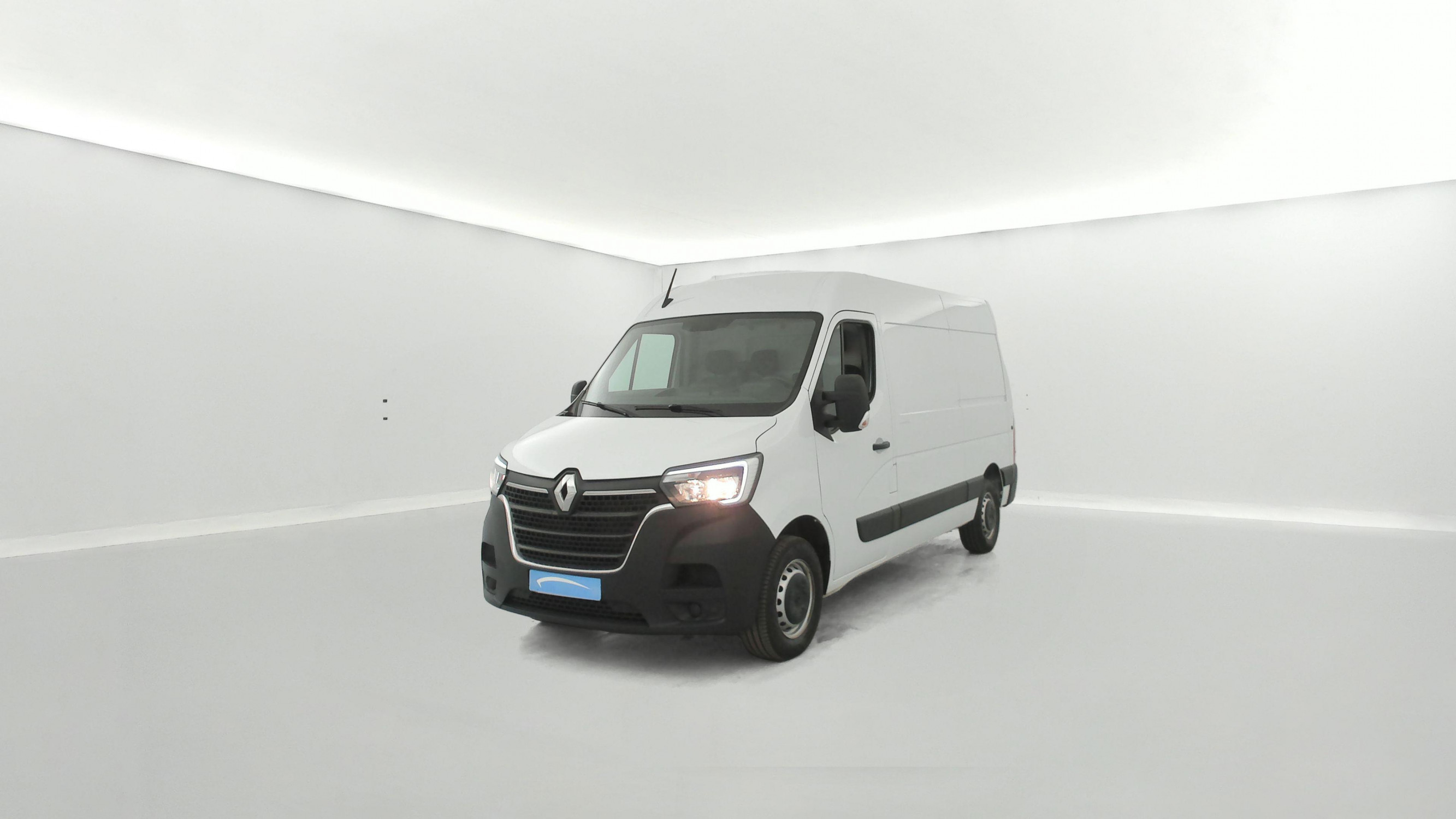 Renault Master Fourgon MASTER FGN TRAC F3500 L2H2 BLUE DCI 135 occasion de 2024 en vente à Vannes