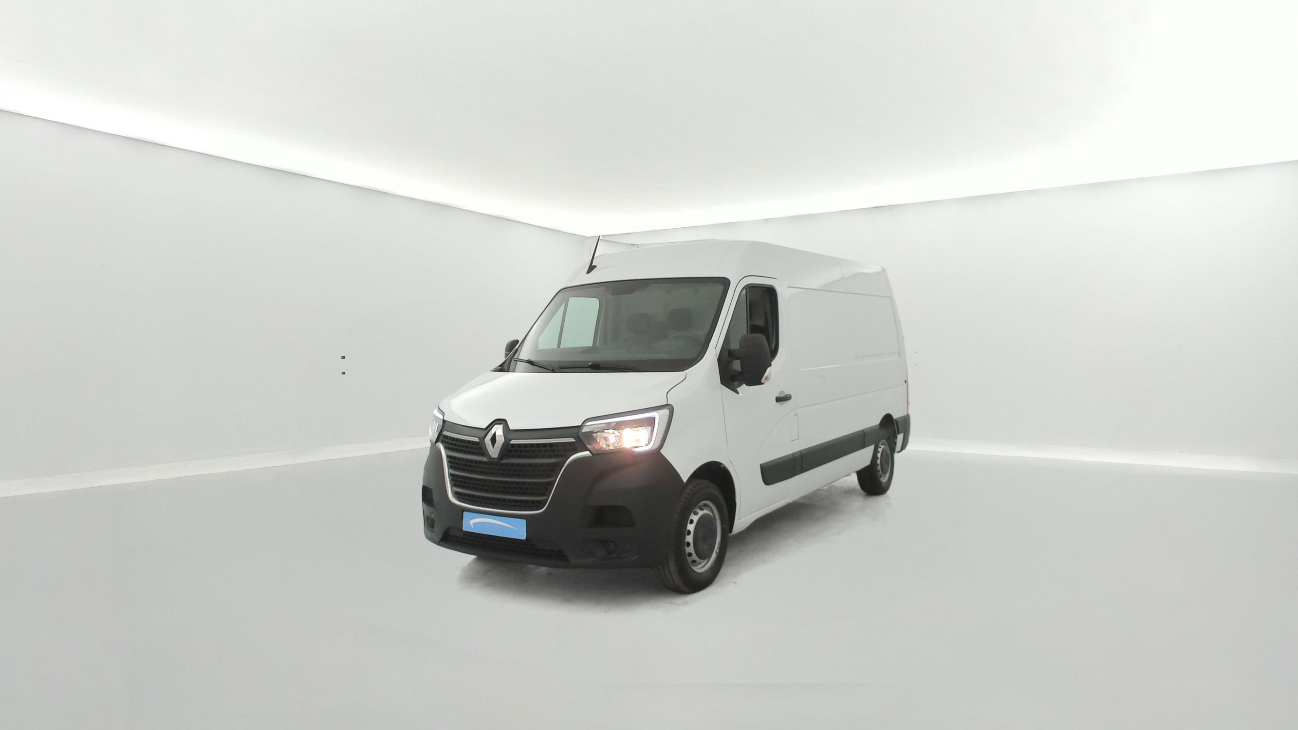 Renault Master Fourgon MASTER FGN TRAC F3500 L2H2 BLUE DCI 135 occasion de 2024 en vente à Vannes