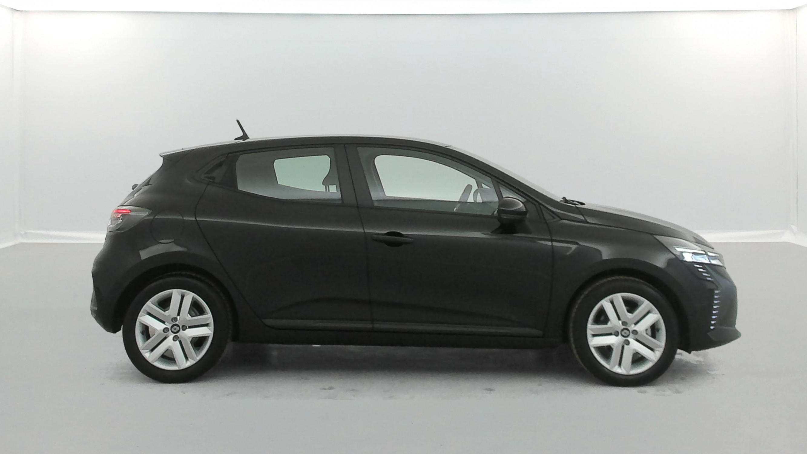 Vente en ligne Renault Clio 5 Clio E-Tech full hybrid 145 au prix de 18 790 €