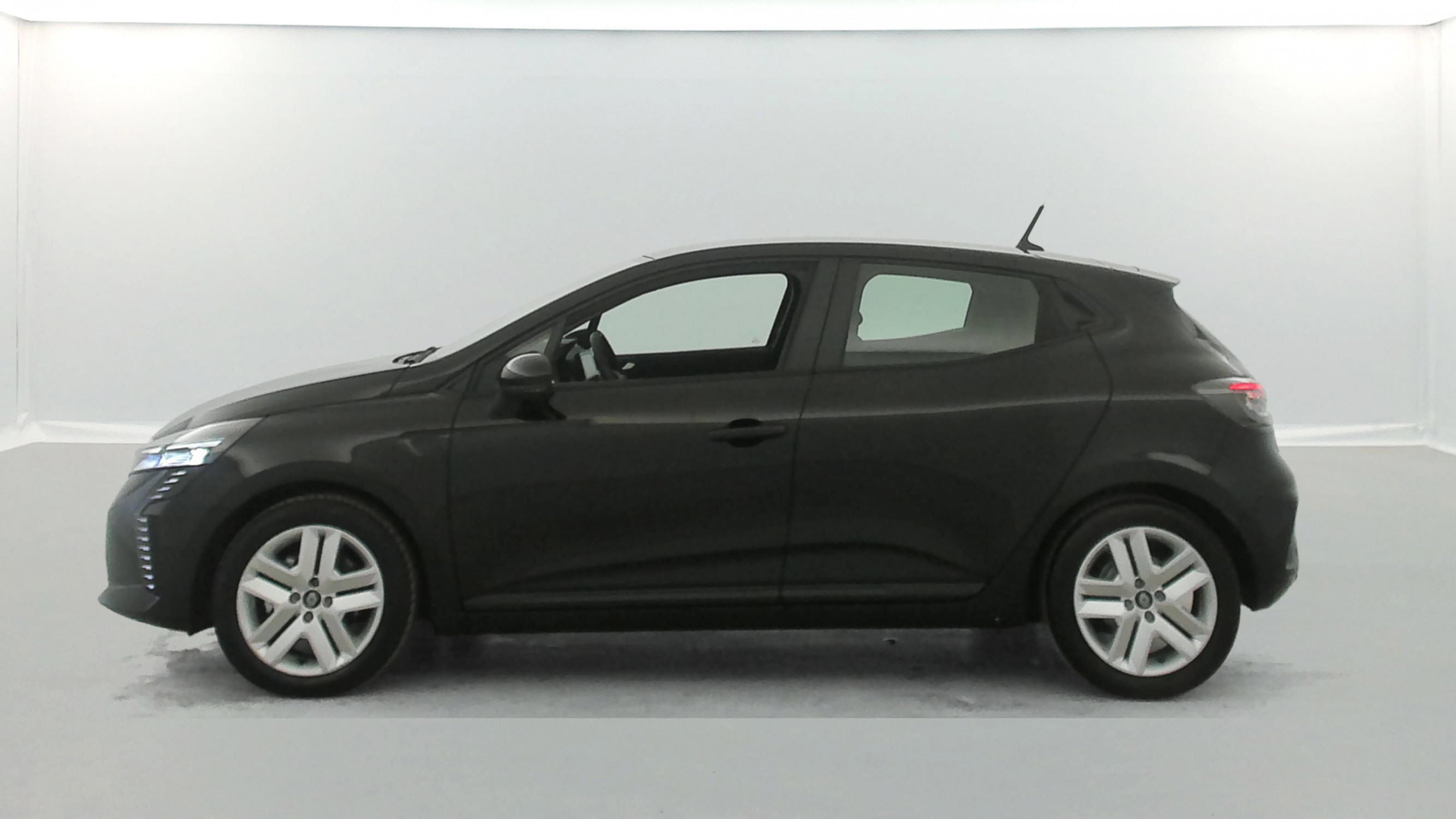 Vente en ligne Renault Clio 5 Clio E-Tech full hybrid 145 au prix de 18 790 €