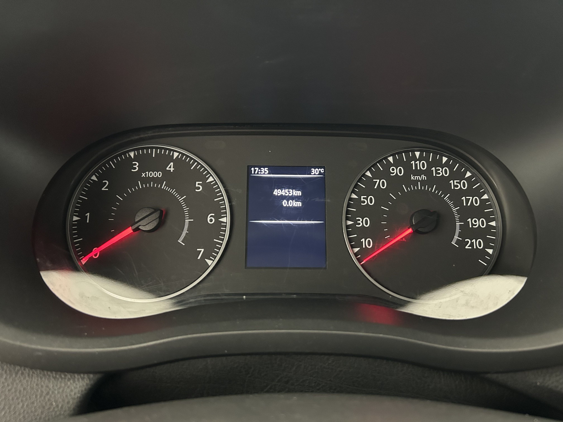 Vente en ligne Renault Master Fourgon MASTER FGN TRAC F3500 L2H2 BLUE DCI 135 au prix de 20 990 €