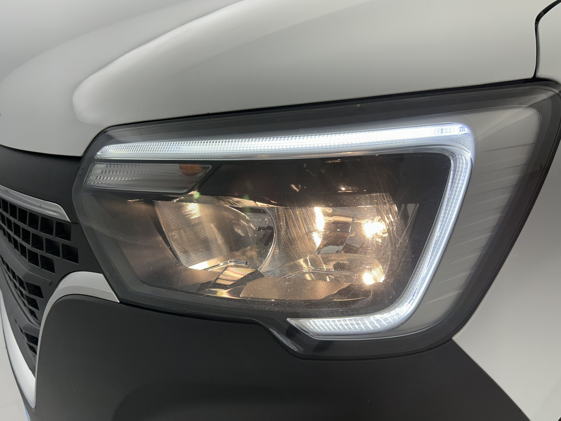 Vente en ligne Renault Master Fourgon MASTER FGN TRAC F3500 L2H2 BLUE DCI 135 au prix de 20 990 €