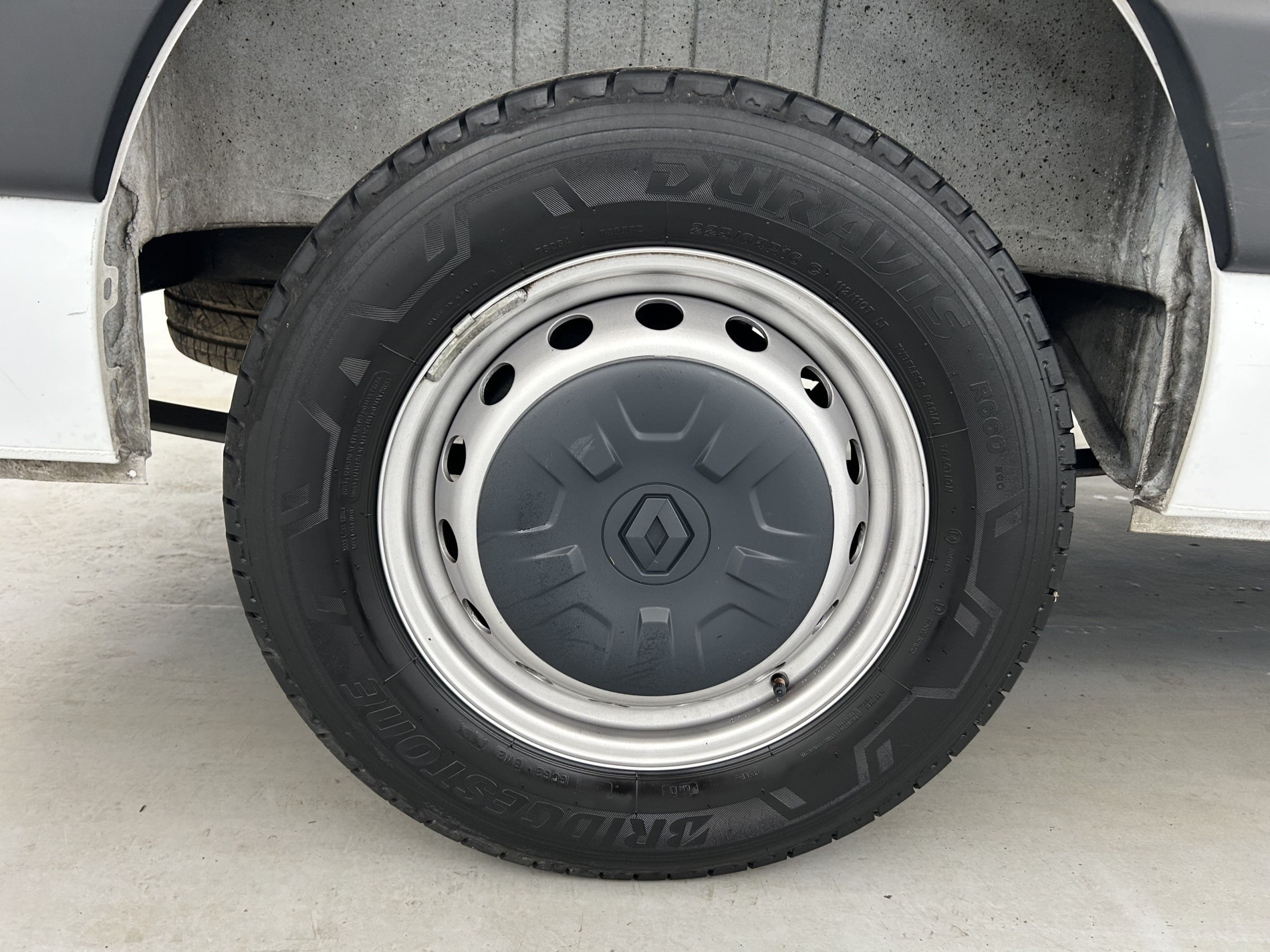 Vente en ligne Renault Master Fourgon MASTER FGN TRAC F3500 L2H2 BLUE DCI 135 au prix de 20 990 €
