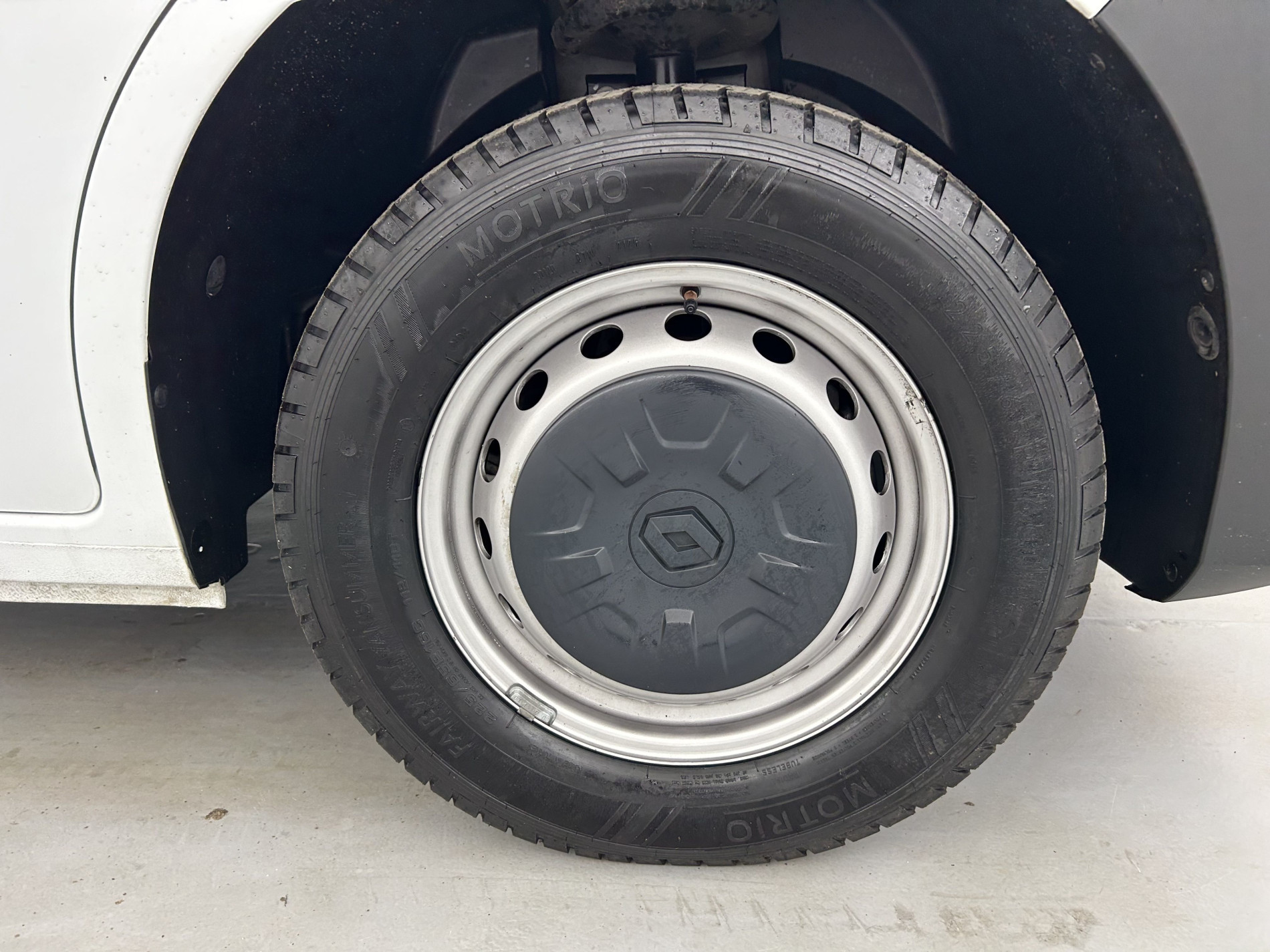 Vente en ligne Renault Master Fourgon MASTER FGN TRAC F3500 L2H2 BLUE DCI 135 au prix de 20 990 €