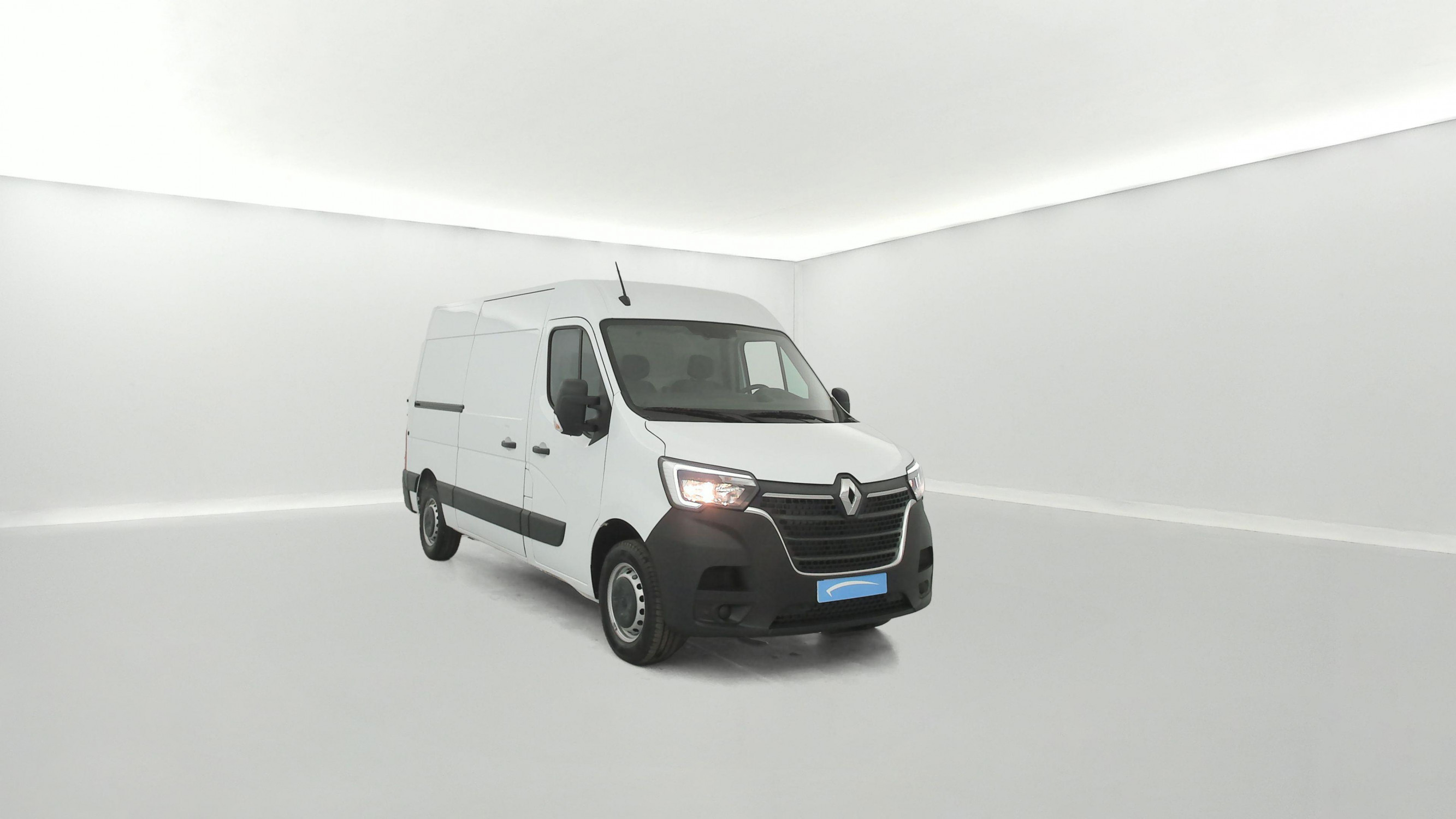 Vente en ligne Renault Master Fourgon MASTER FGN TRAC F3500 L2H2 BLUE DCI 135 au prix de 20 990 €