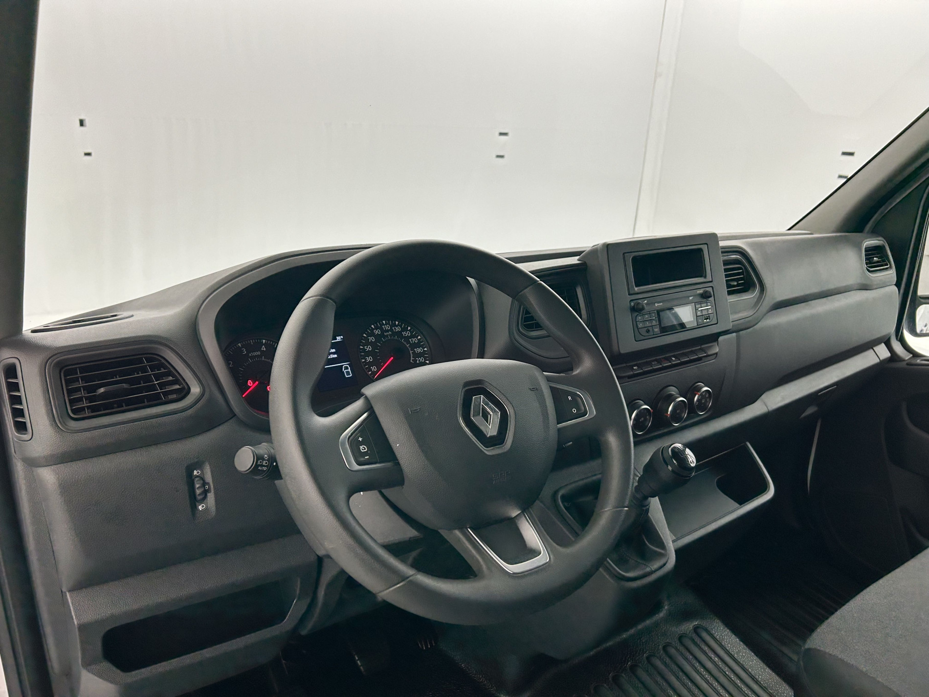 Vente en ligne Renault Master Fourgon MASTER FGN TRAC F3500 L2H2 BLUE DCI 135 au prix de 20 990 €