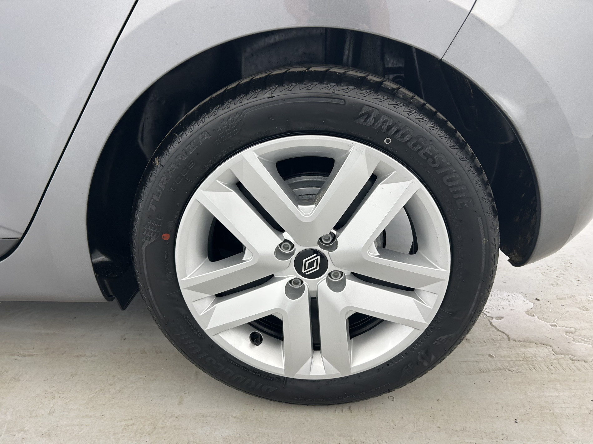 Vente en ligne Renault Clio 5 Clio E-Tech full hybrid 145 ch GSR2 au prix de 18 990 €
