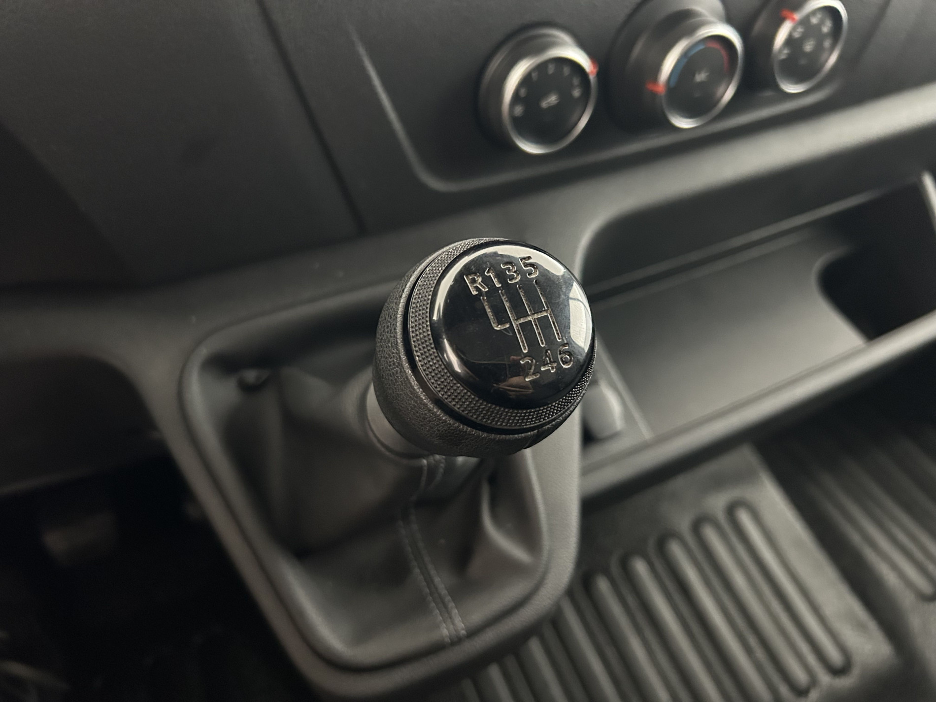 Vente en ligne Renault Master Fourgon MASTER FGN TRAC F3500 L2H2 BLUE DCI 135 au prix de 20 990 €