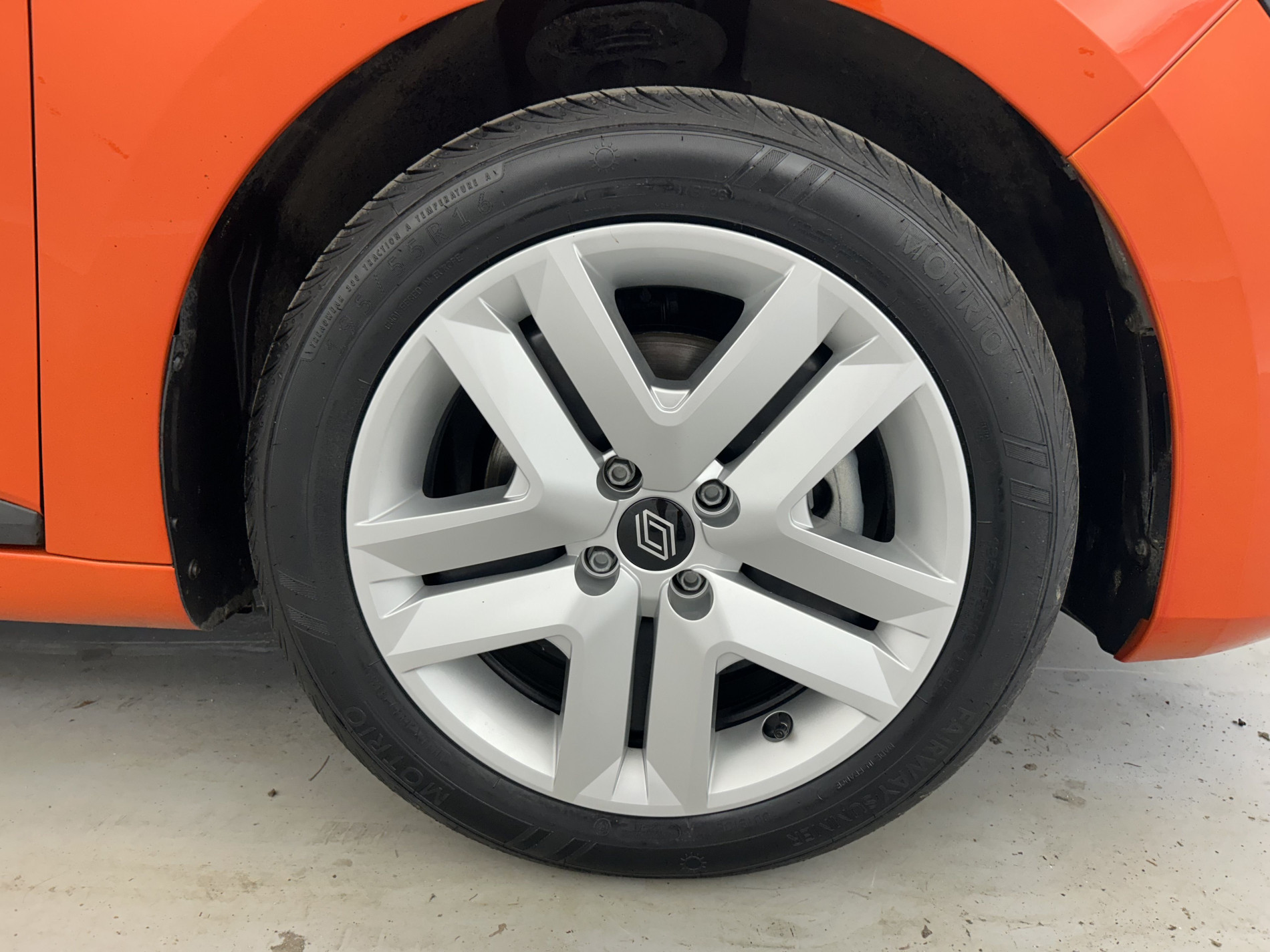 Vente en ligne Renault Clio 5 Clio E-Tech full hybrid 145 ch GSR2 au prix de 18 690 €