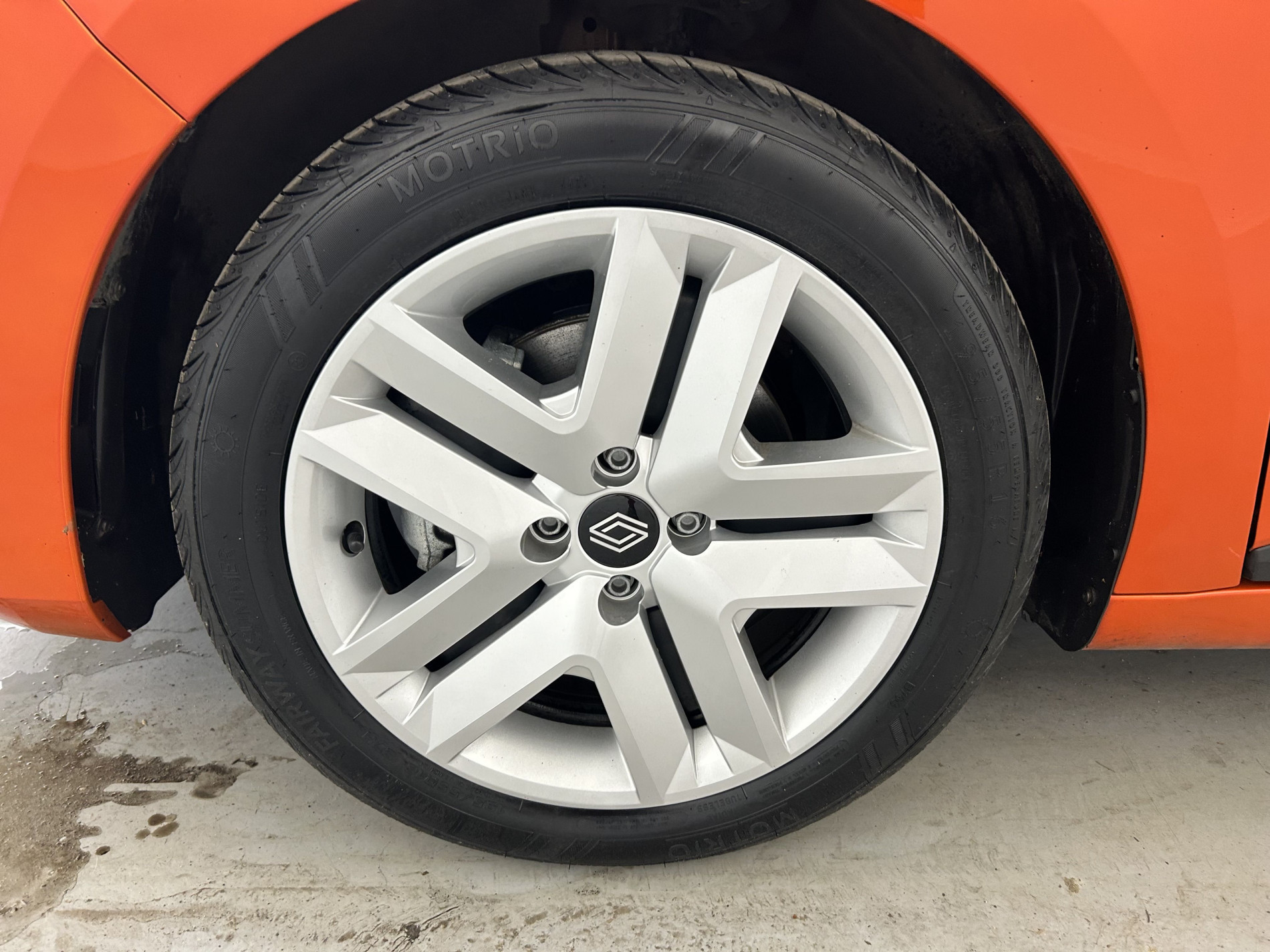 Vente en ligne Renault Clio 5 Clio E-Tech full hybrid 145 ch GSR2 au prix de 18 690 €