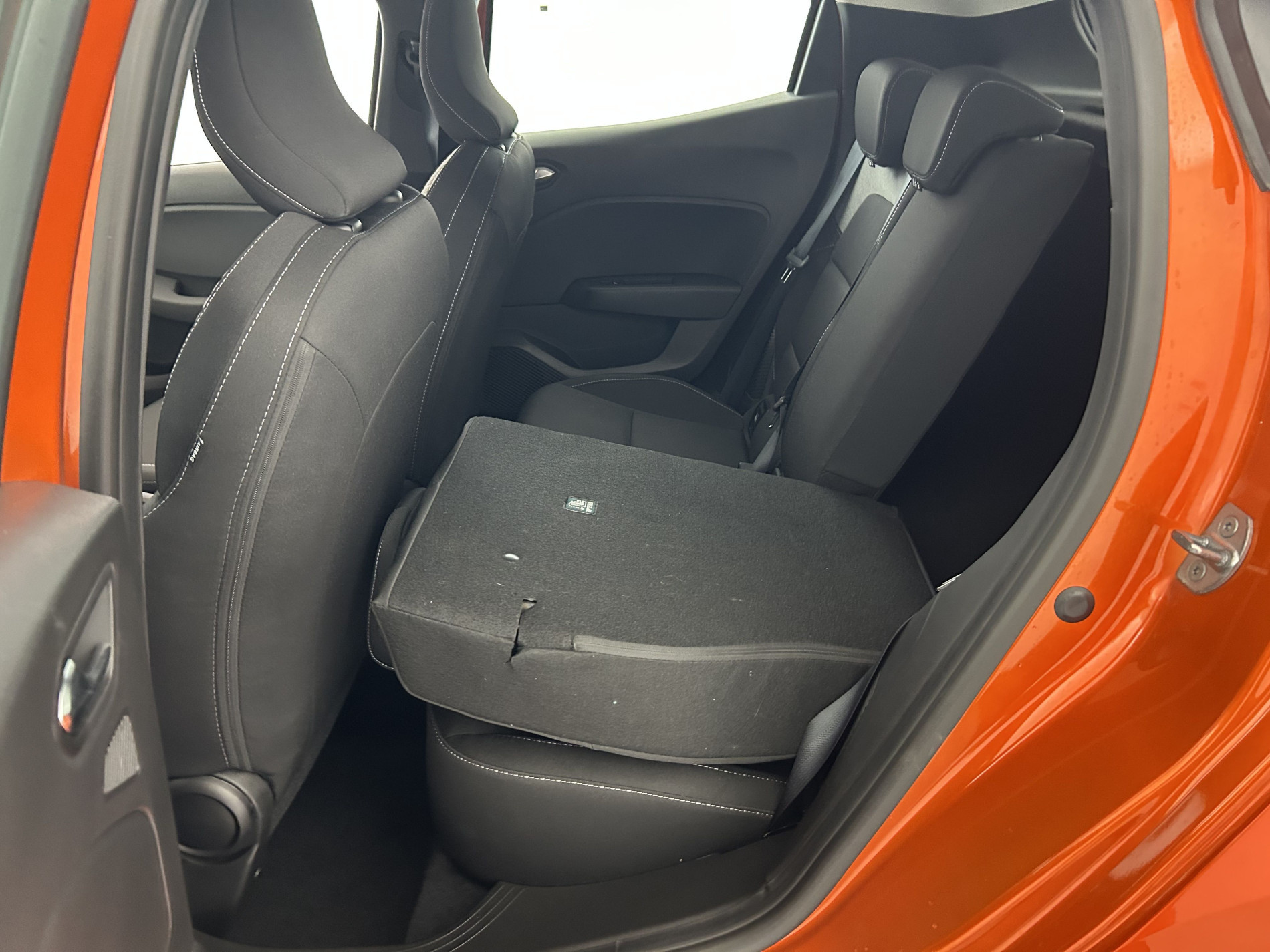 Vente en ligne Renault Clio 5 Clio E-Tech full hybrid 145 ch GSR2 au prix de 18 690 €