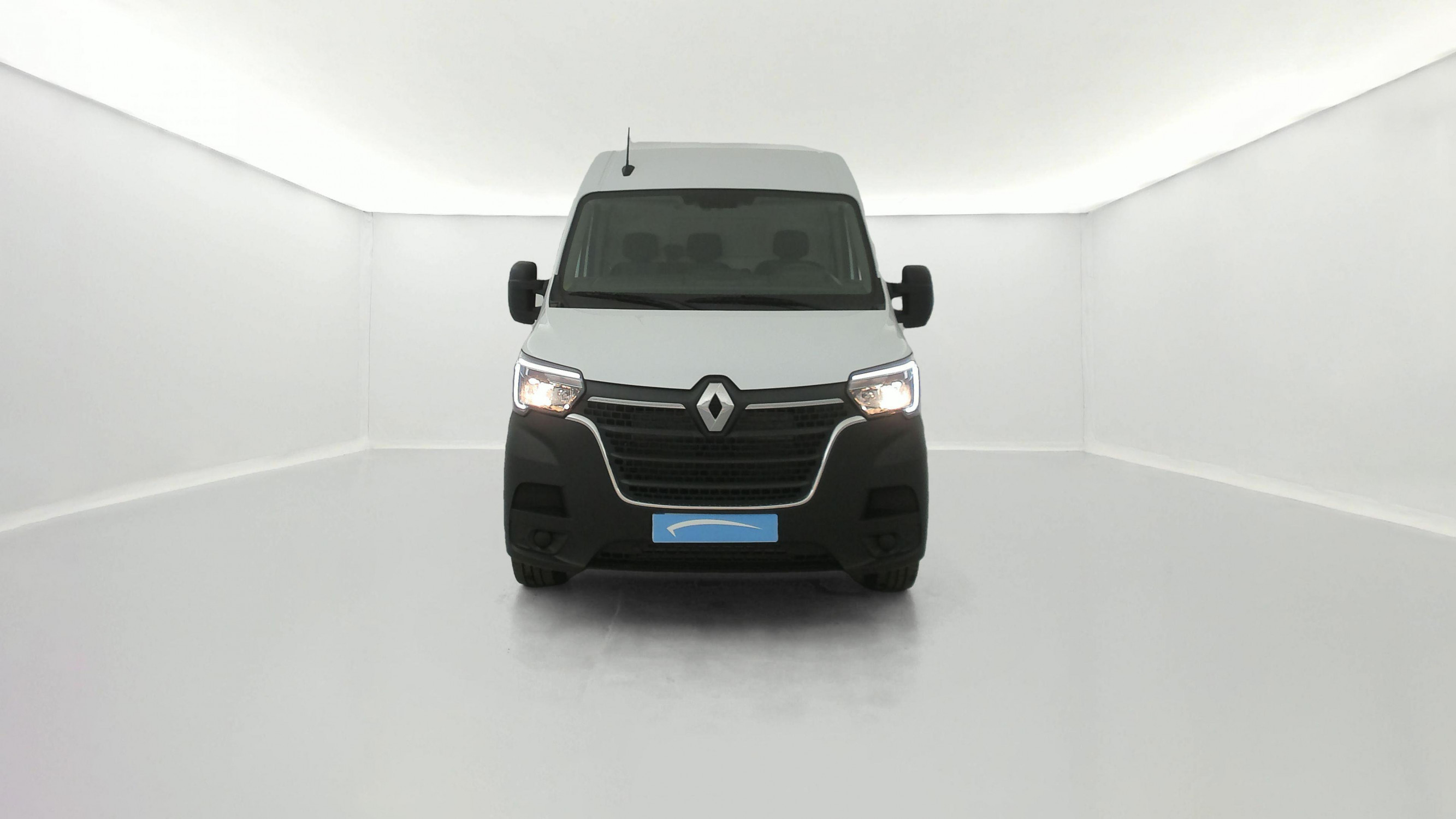 Vente en ligne Renault Master Fourgon MASTER FGN TRAC F3500 L2H2 BLUE DCI 135 au prix de 20 990 €