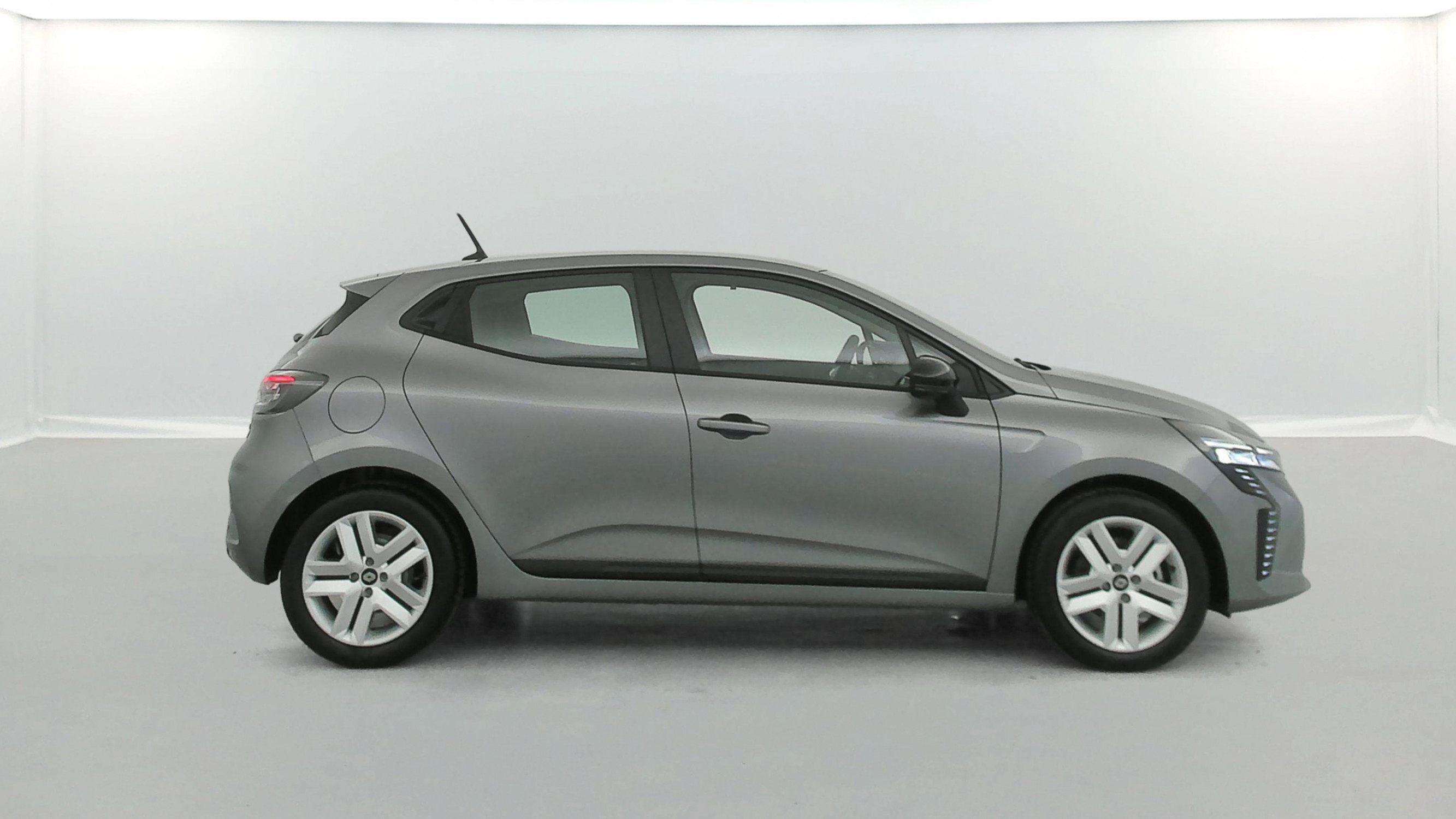 Vente en ligne Renault Clio 5 Clio E-Tech full hybrid 145 ch GSR2 au prix de 18 990 €
