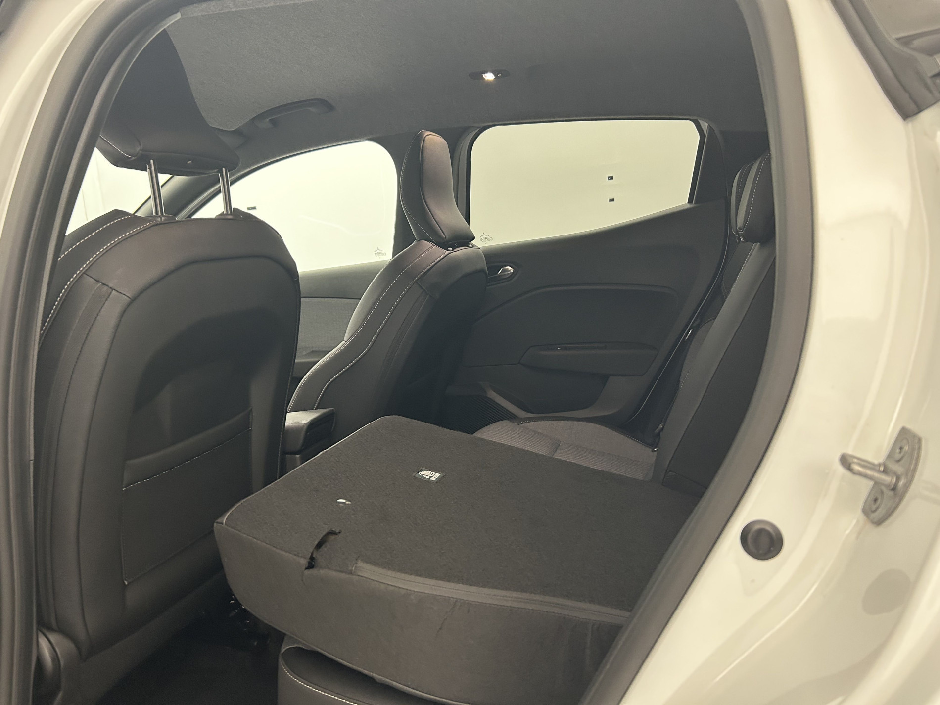 Vente en ligne Renault Clio 5 Clio E-Tech full hybrid 145 ch GSR2 au prix de 20 490 €