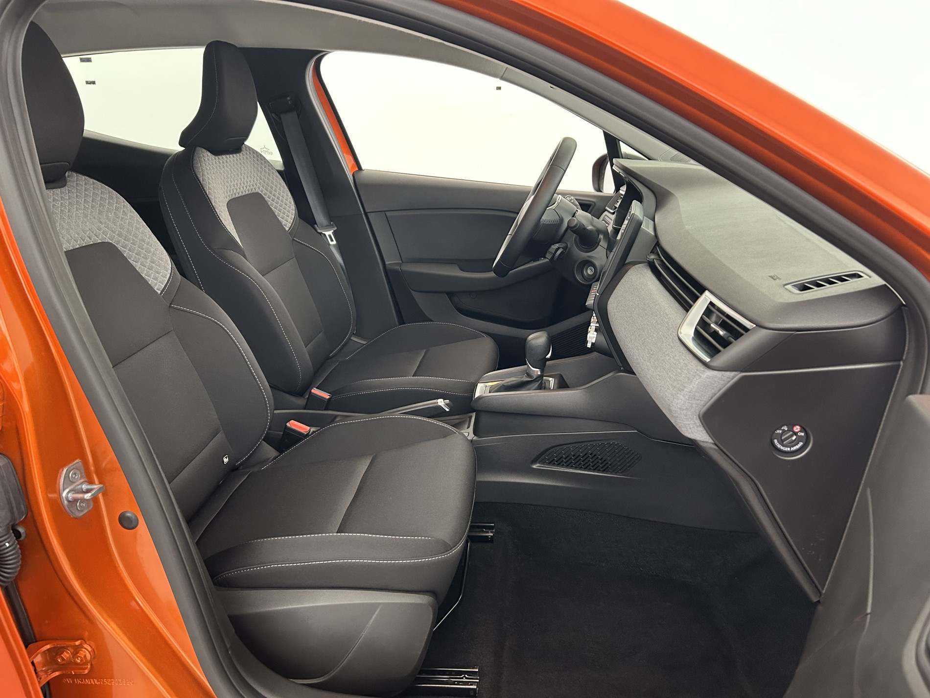 Vente en ligne Renault Clio 5 Clio E-Tech full hybrid 145 ch GSR2 au prix de 18 690 €