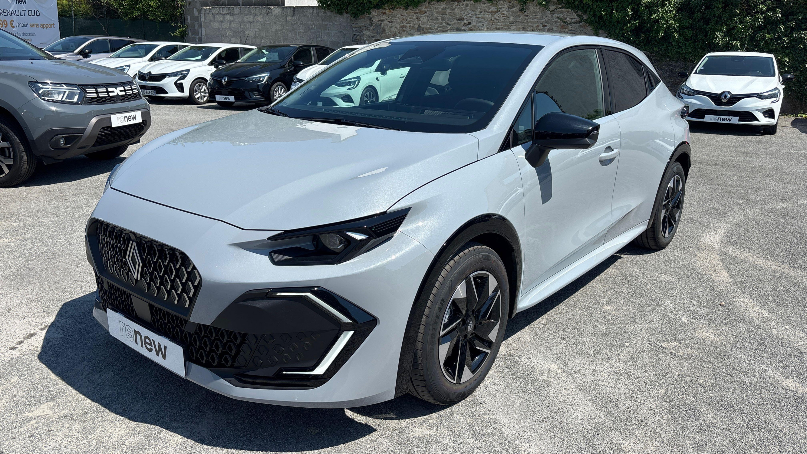 Renault Clio 6 Clio TCe 115 ch occasion de 2026 en vente à Vannes
