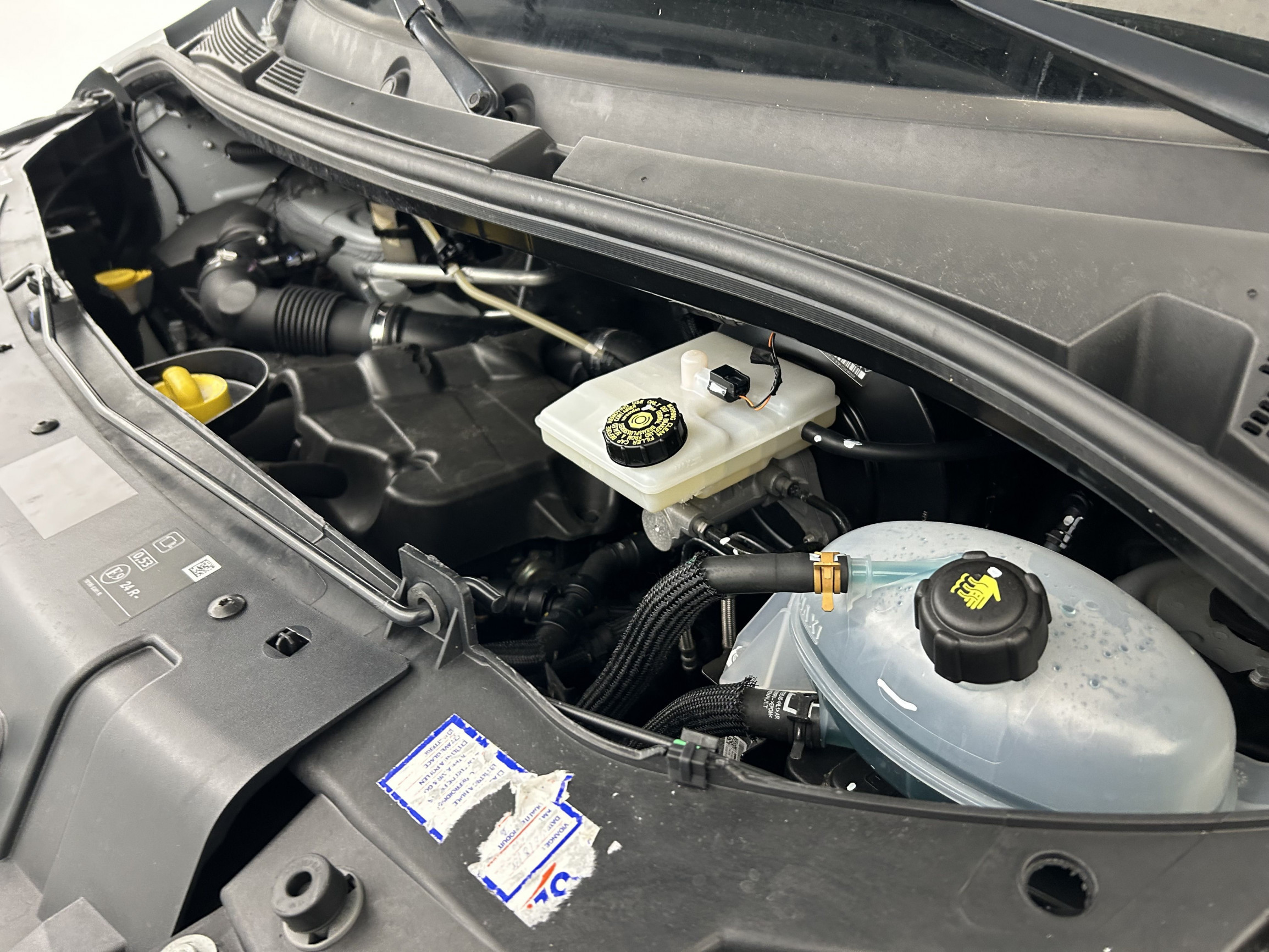 Vente en ligne Renault Master Fourgon MASTER FGN TRAC F3500 L3H3 BLUE DCI 135 au prix de 24 990 €