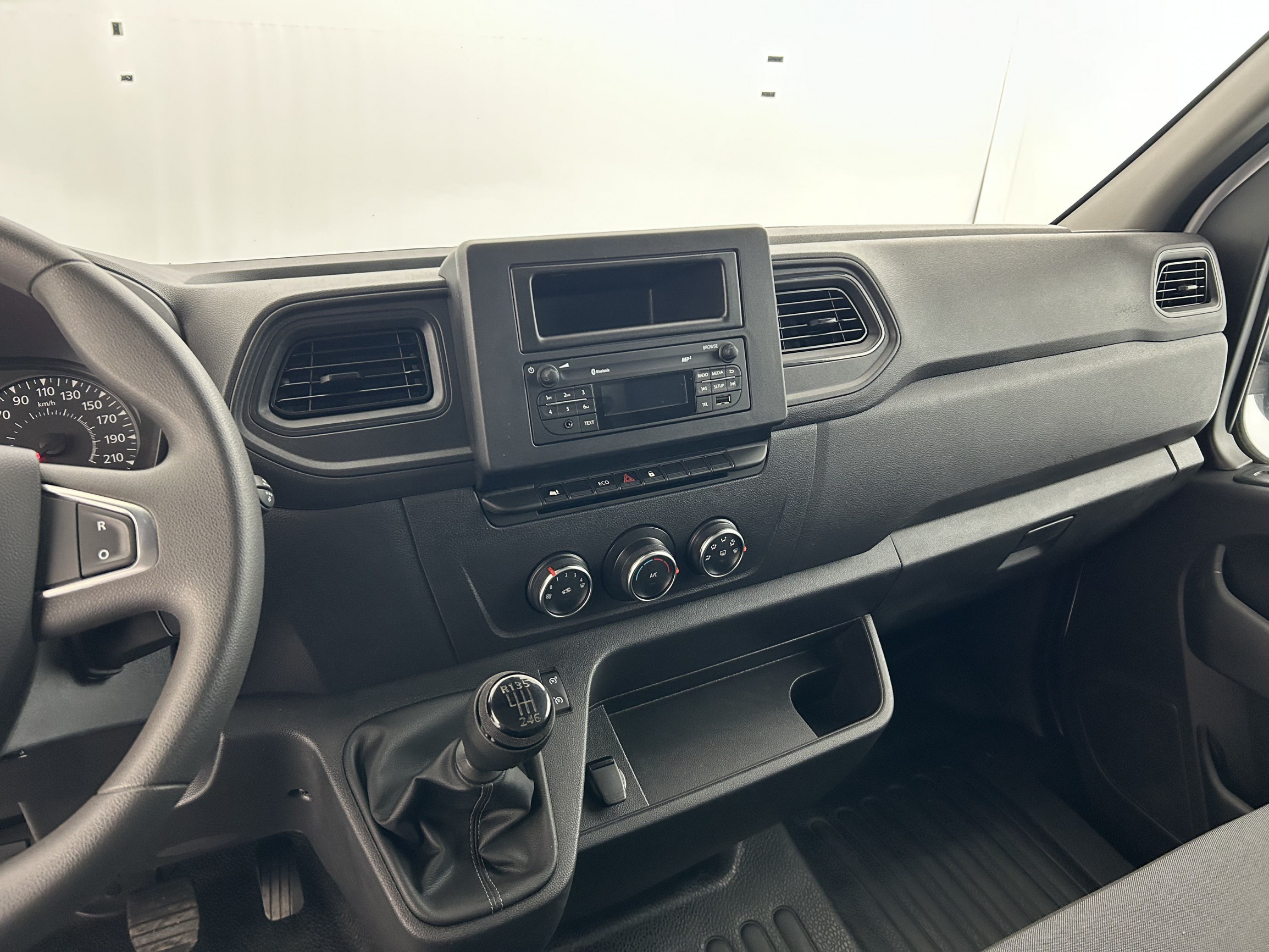 Vente en ligne Renault Master Fourgon MASTER FGN TRAC F3500 L3H3 BLUE DCI 135 au prix de 24 990 €