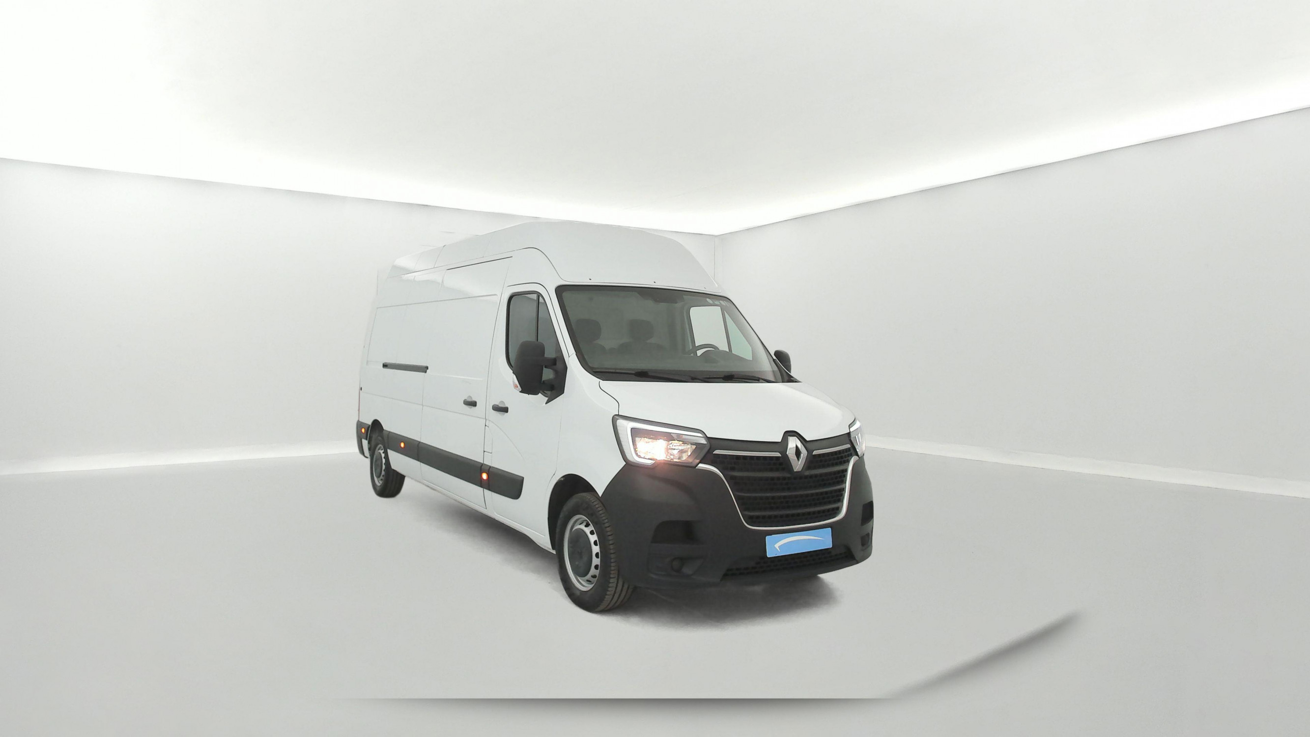 Vente en ligne Renault Master Fourgon MASTER FGN TRAC F3500 L3H3 BLUE DCI 135 au prix de 24 990 €
