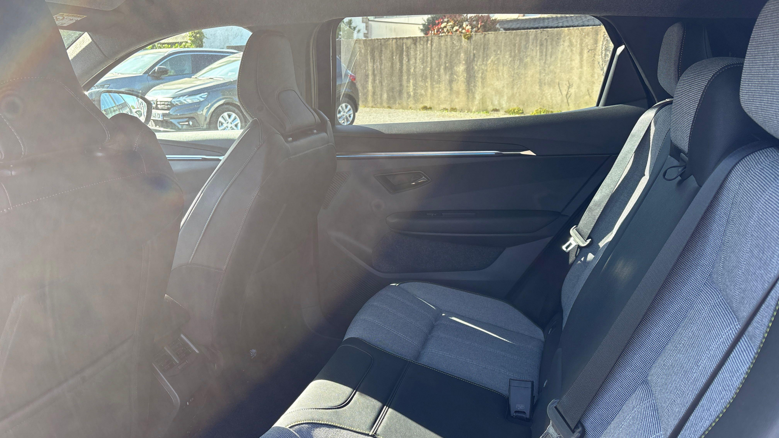 Vente en ligne Renault Scenic E-Tech Scenic E-Tech électrique 220 ch grande autonomie au prix de 37 290 €