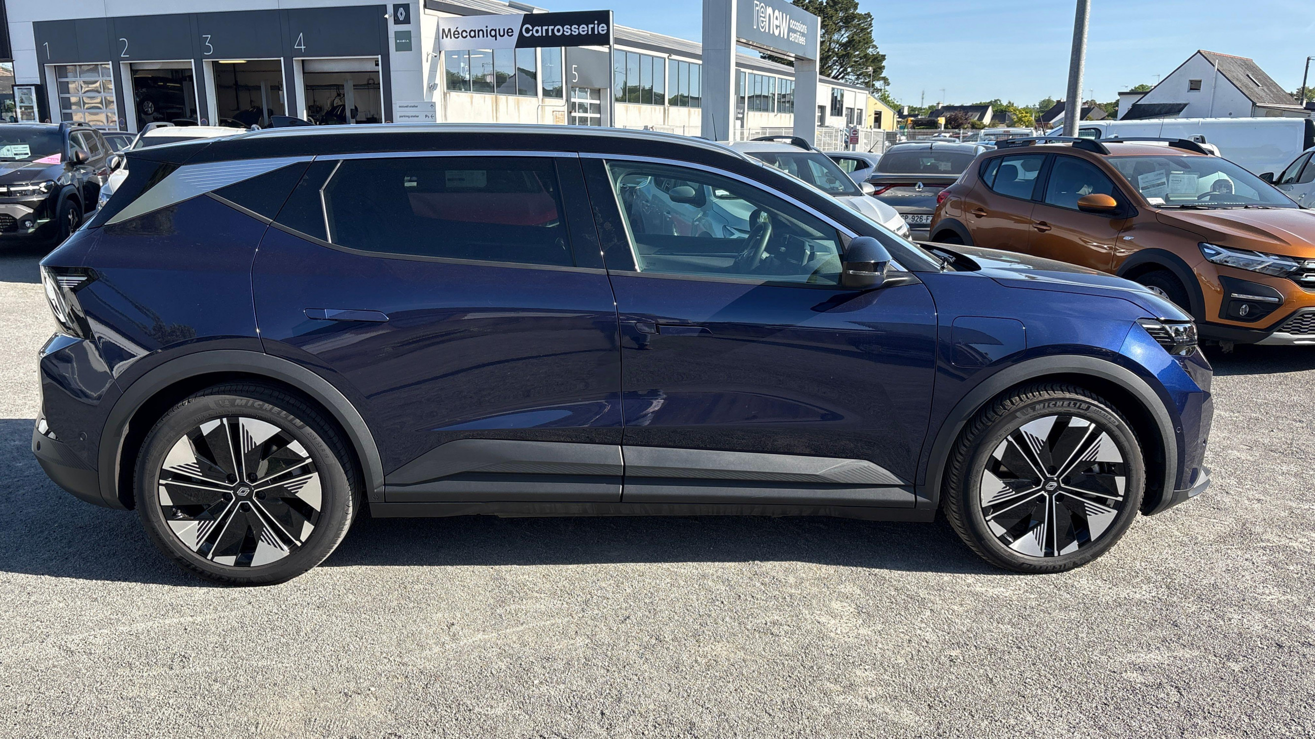 Vente en ligne Renault Scenic E-Tech Scenic E-Tech électrique 220 ch grande autonomie au prix de 37 290 €