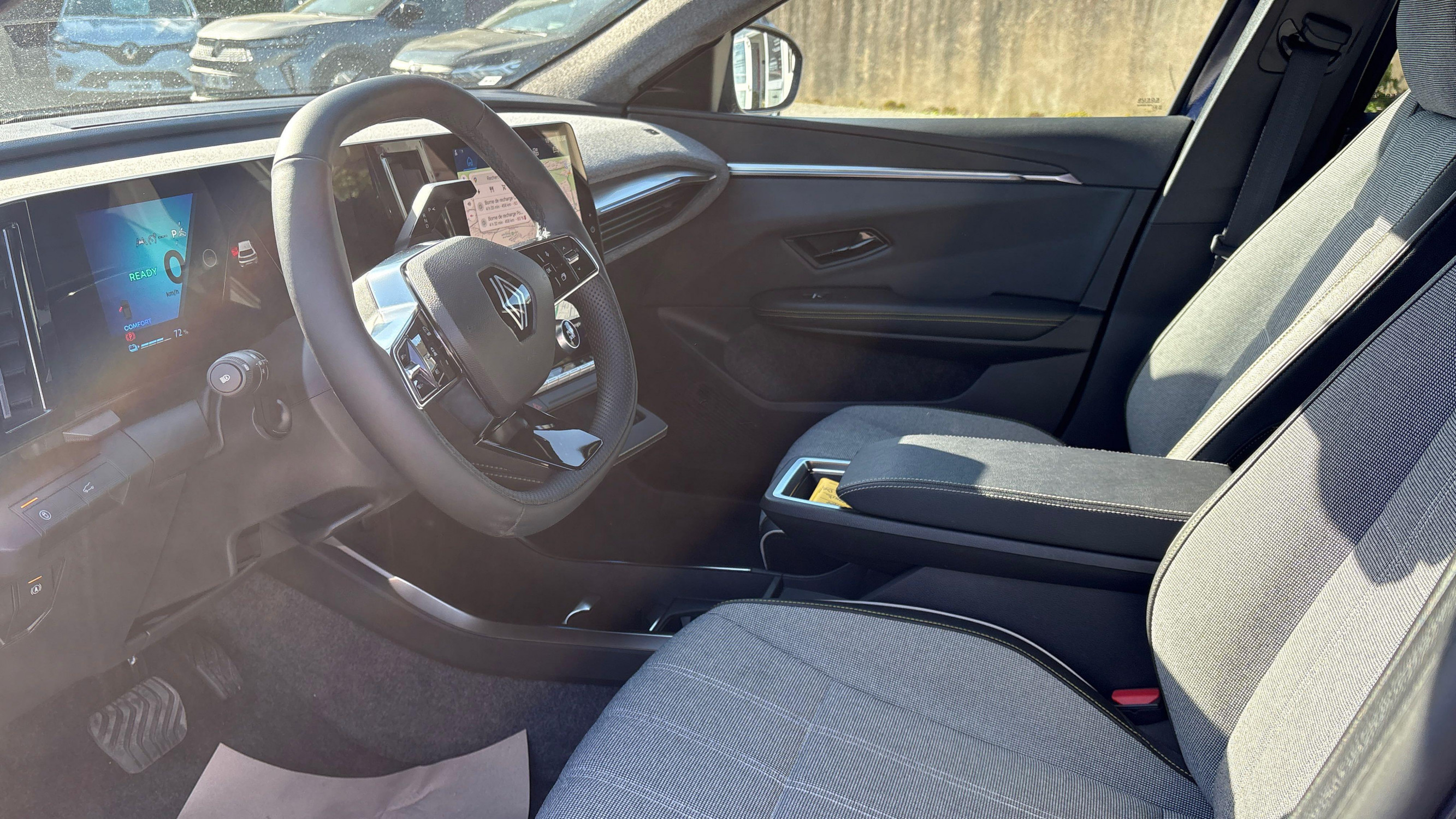 Vente en ligne Renault Scenic E-Tech Scenic E-Tech électrique 220 ch grande autonomie au prix de 37 290 €