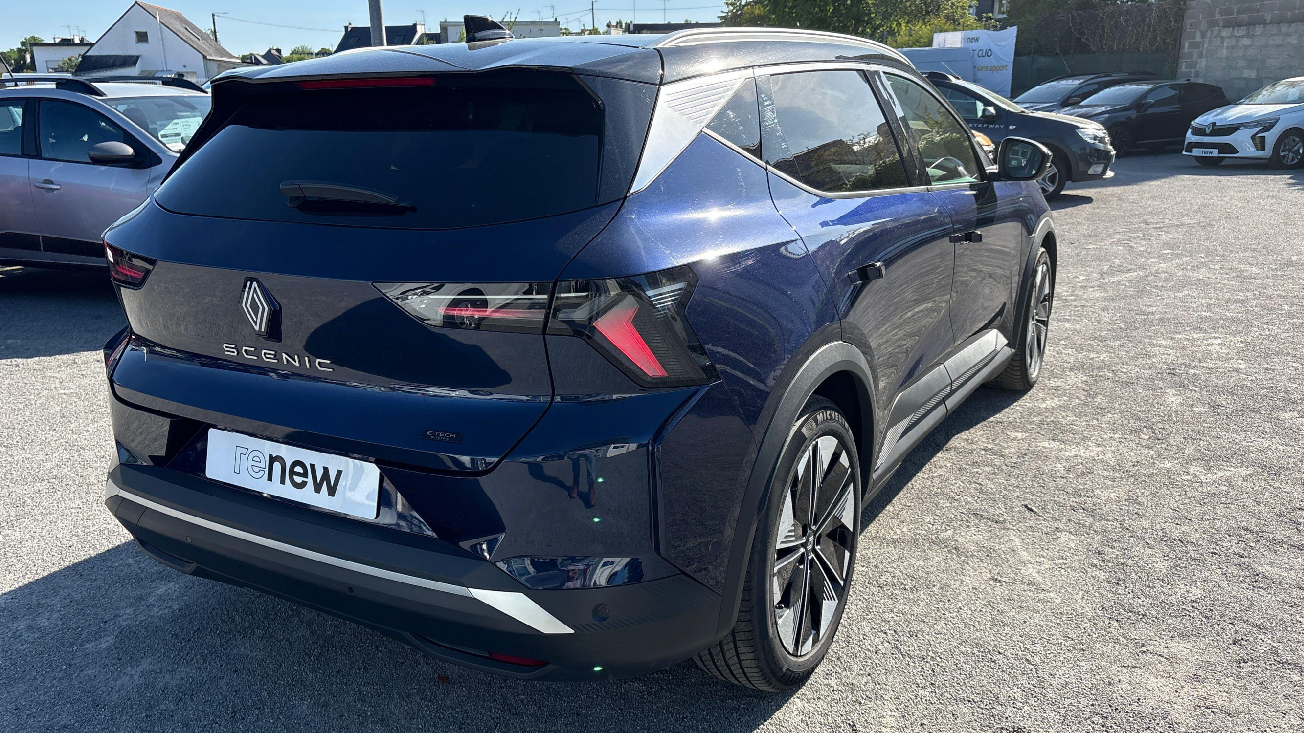 Vente en ligne Renault Scenic E-Tech Scenic E-Tech électrique 220 ch grande autonomie au prix de 37 290 €